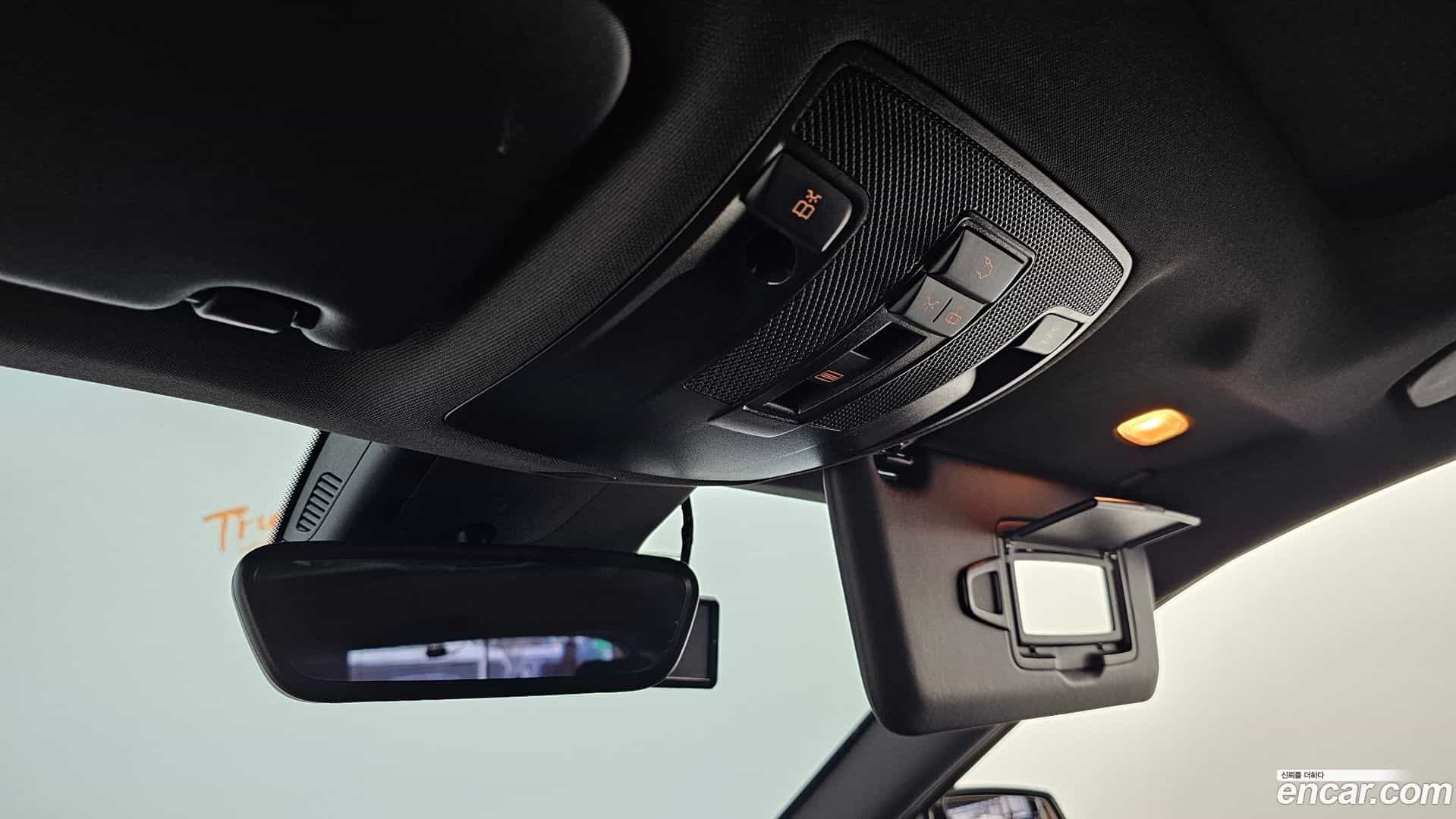 GLA-Class Mercedes-Benz 2016.5-OPTION-020