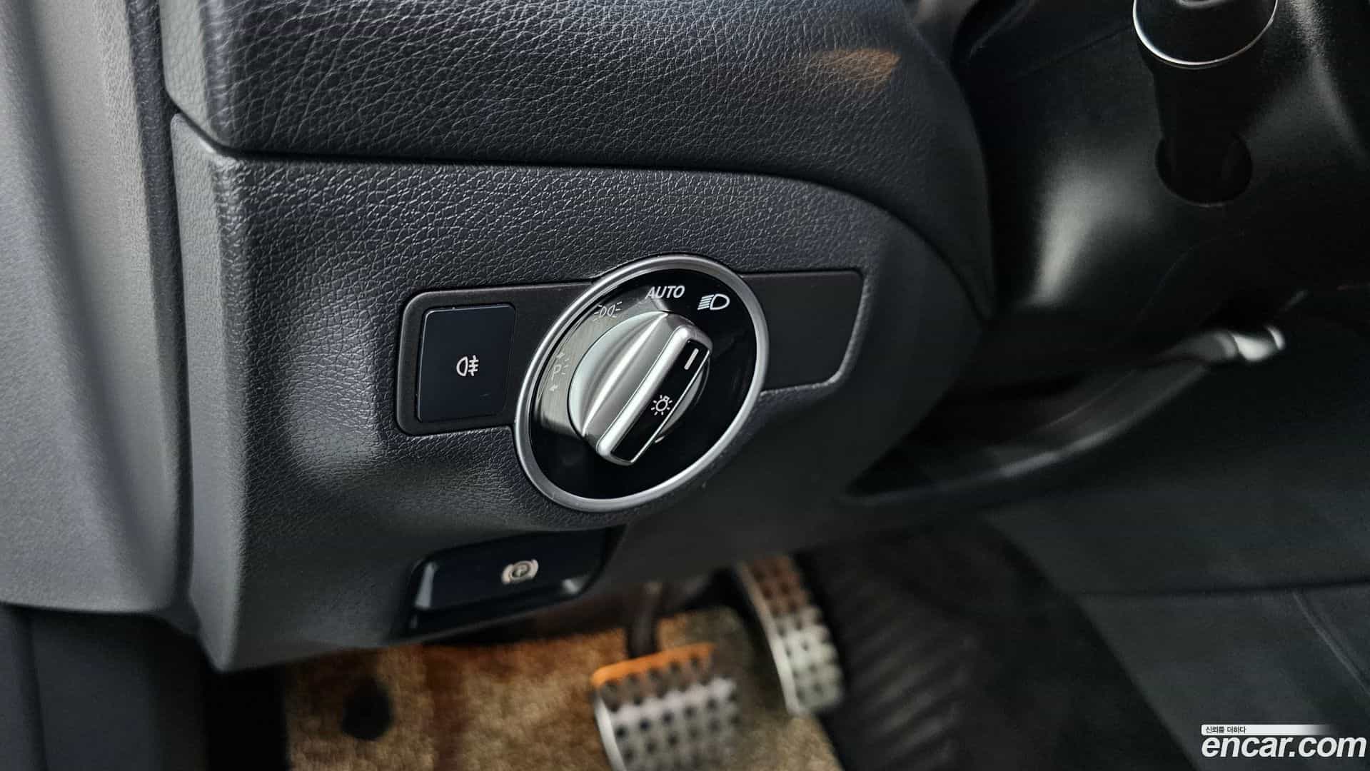 GLA-Class Mercedes-Benz 2016.5-OPTION-022