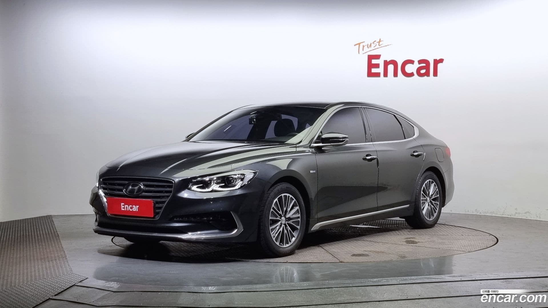 Main__Slider__Photo:Grandeur Hyundai 2019.4-0
