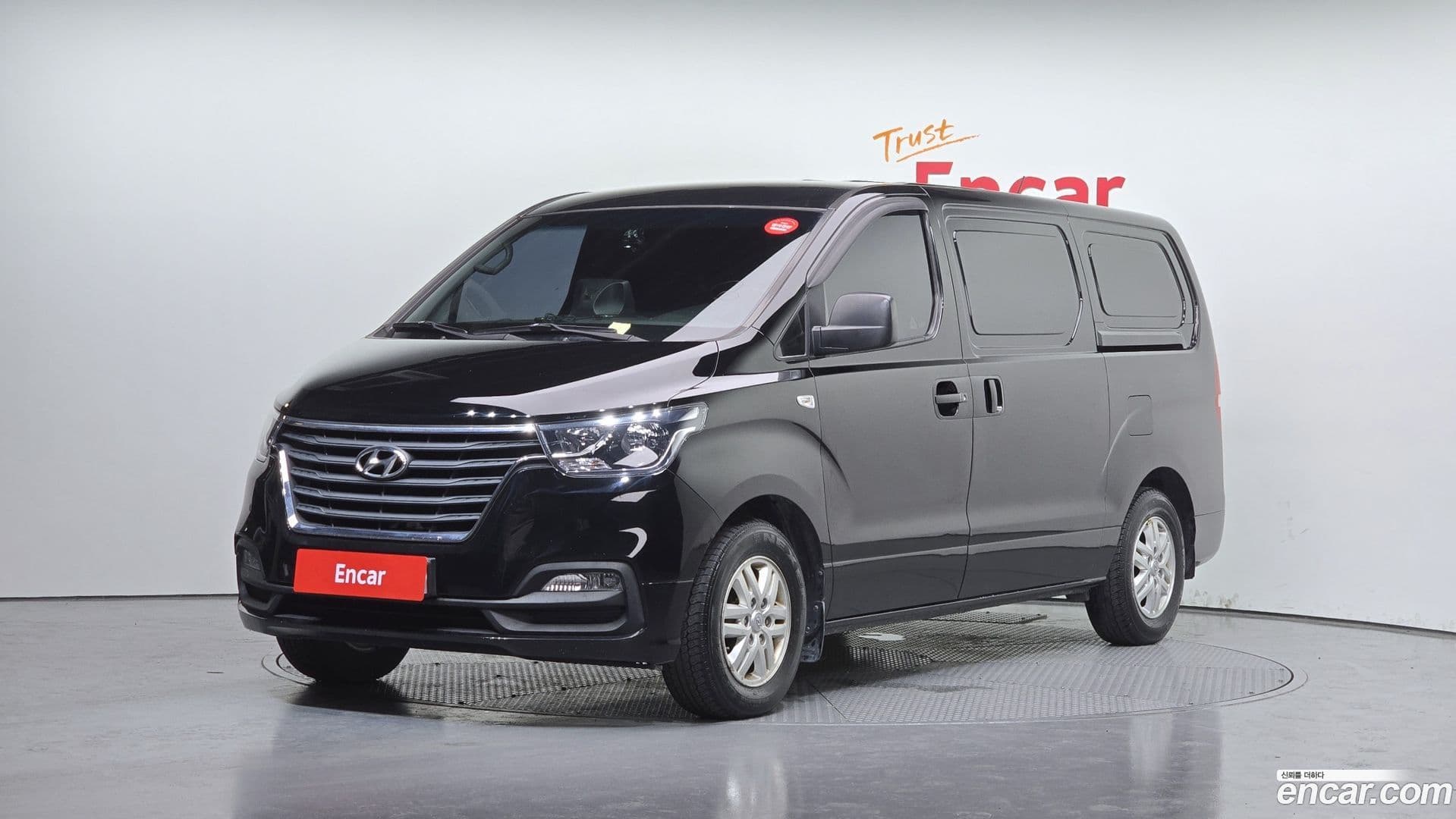 Main__Slider__Photo:Starex Hyundai 2019.0-0