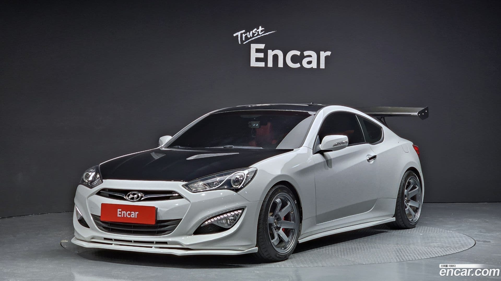 Main__Slider__Photo:Genesis Hyundai 2012.1-0