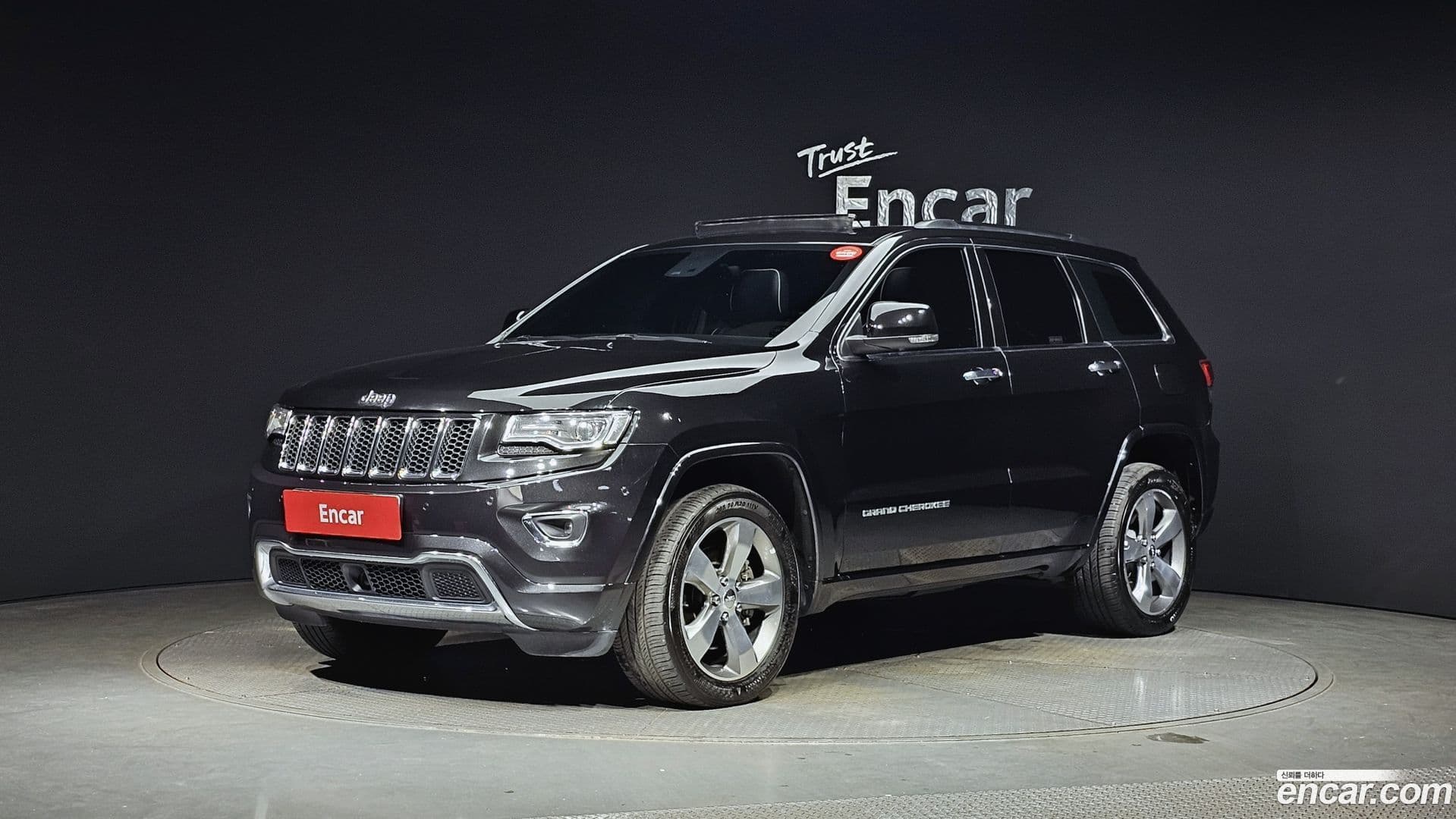 Main__Slider__Photo:Cherokee Jeep 2015.8-0