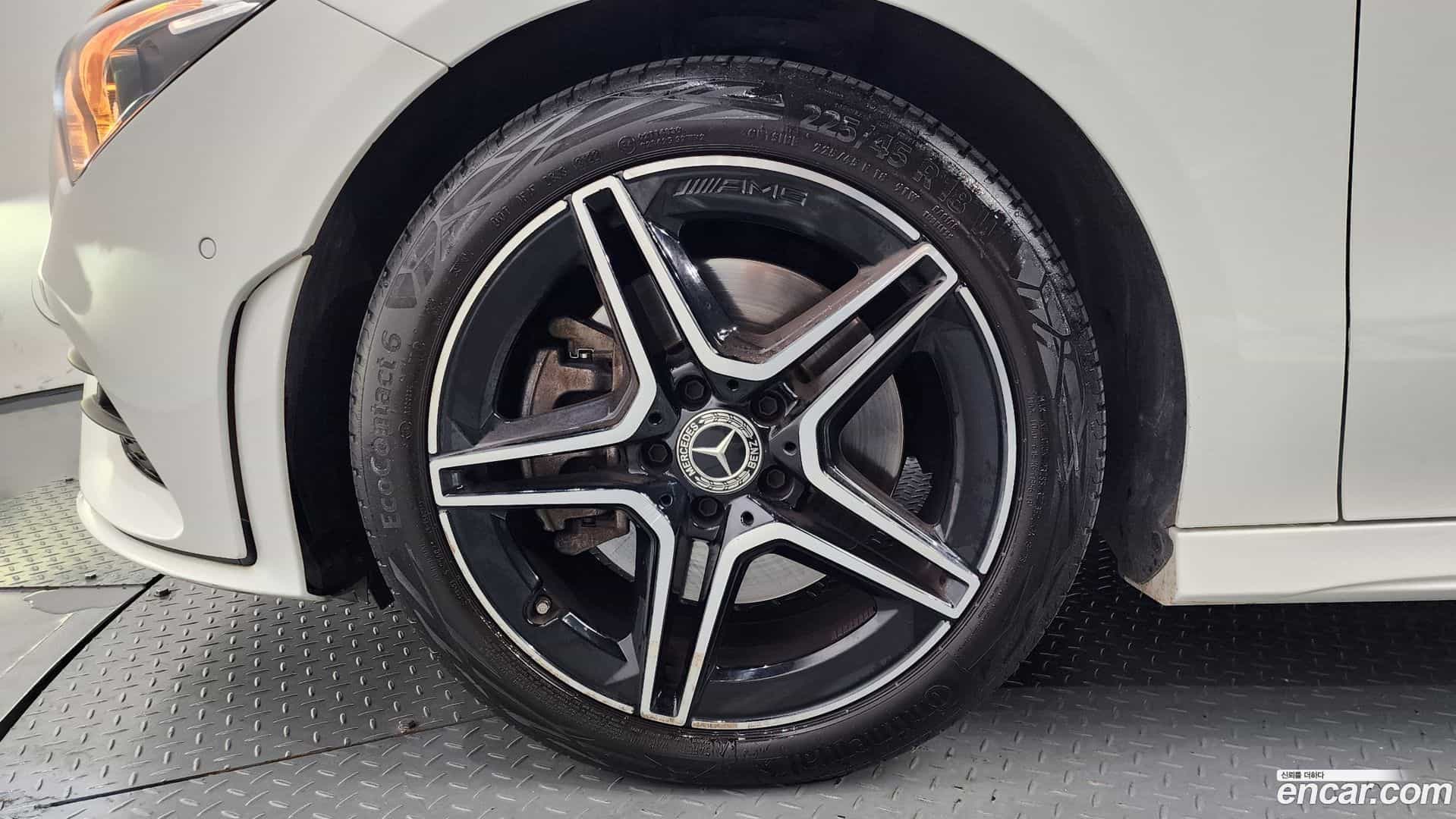 CLA-Class Mercedes-Benz 2023.1-OUTER-005