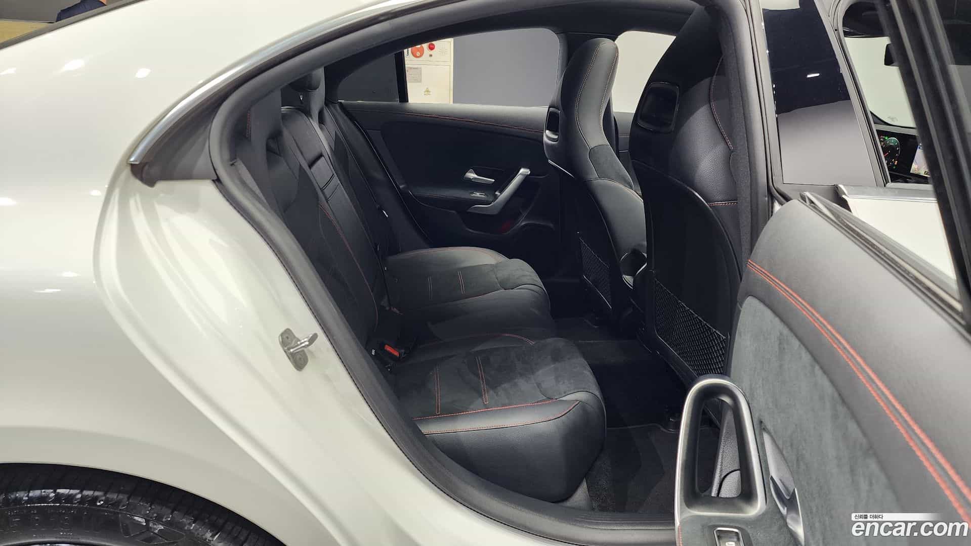 CLA-Class Mercedes-Benz 2023.1-OPTION-016