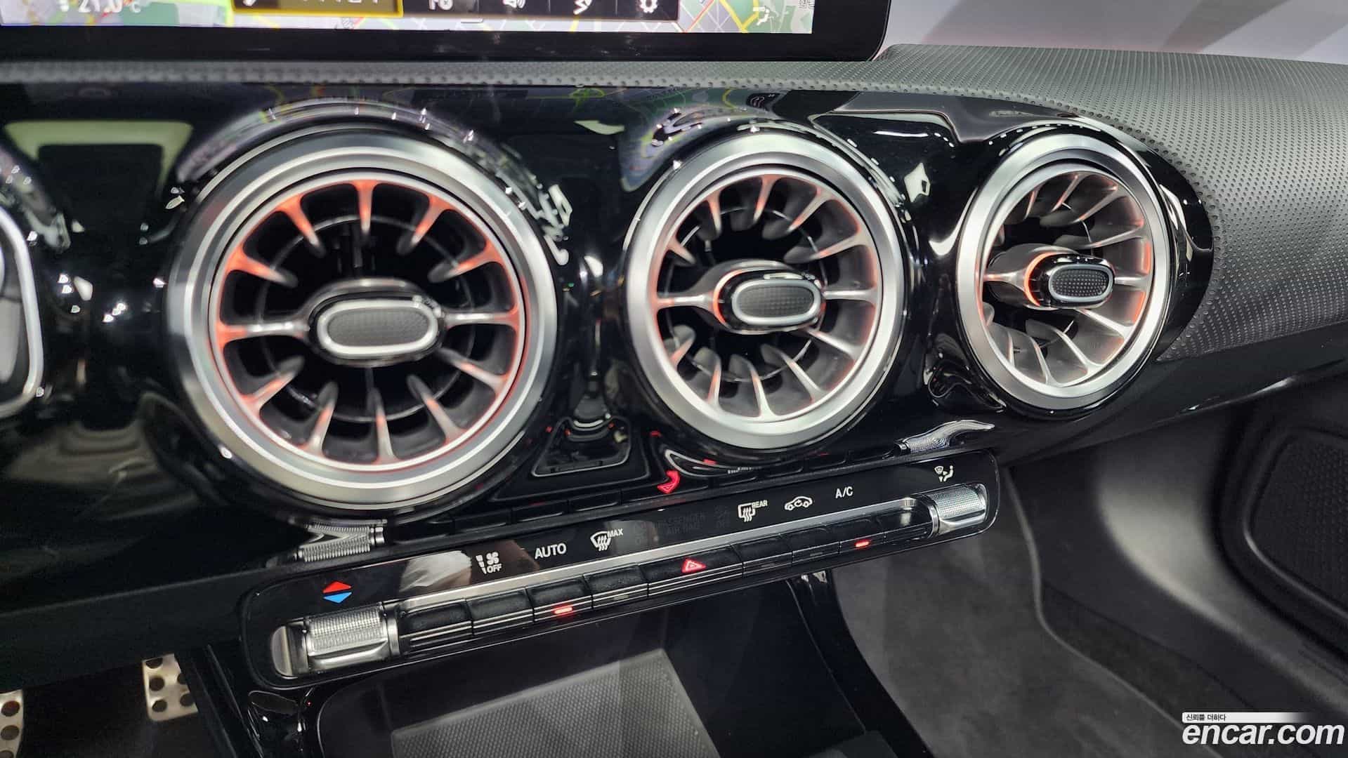 CLA-Class Mercedes-Benz 2023.1-OPTION-021