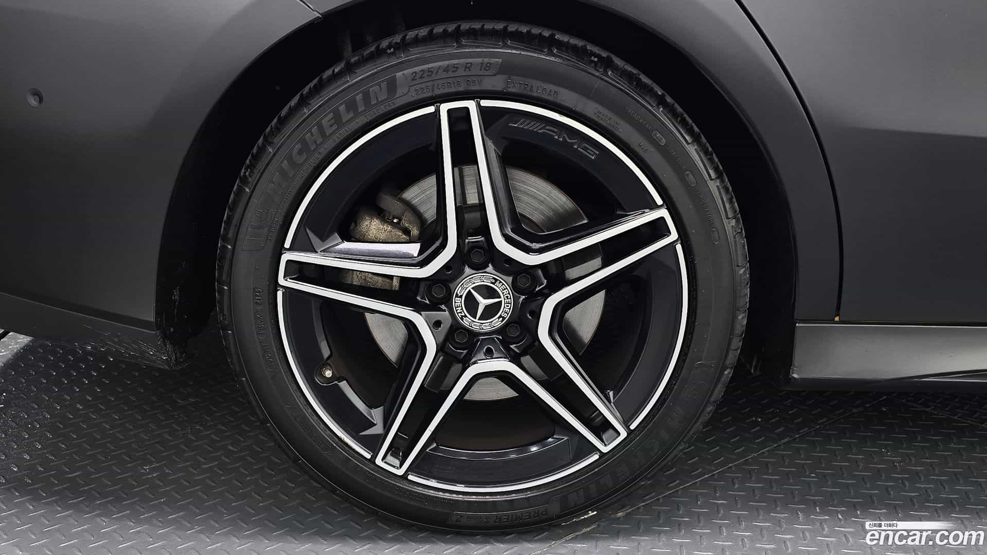CLA-Class Mercedes-Benz 2020.4-OUTER-005