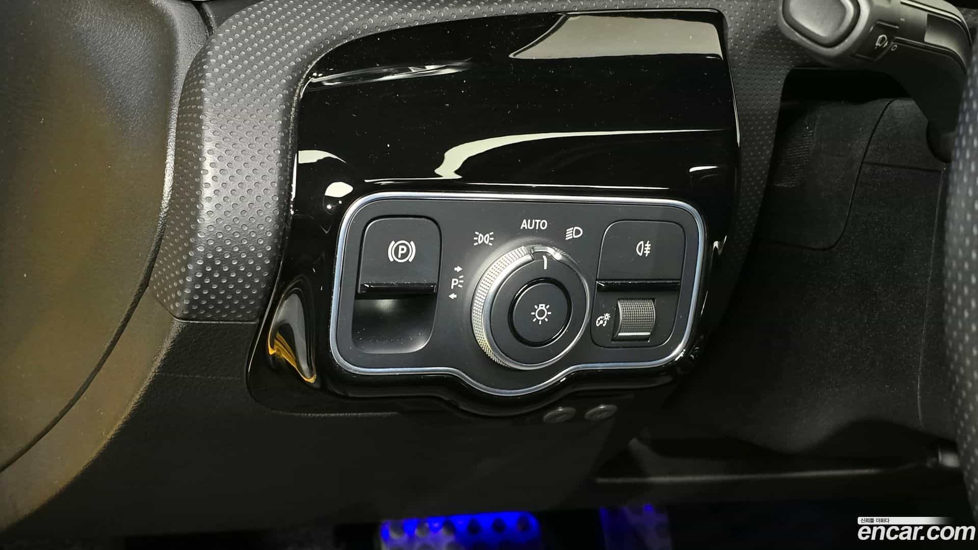 CLA-Class Mercedes-Benz 2020.4-OPTION-018