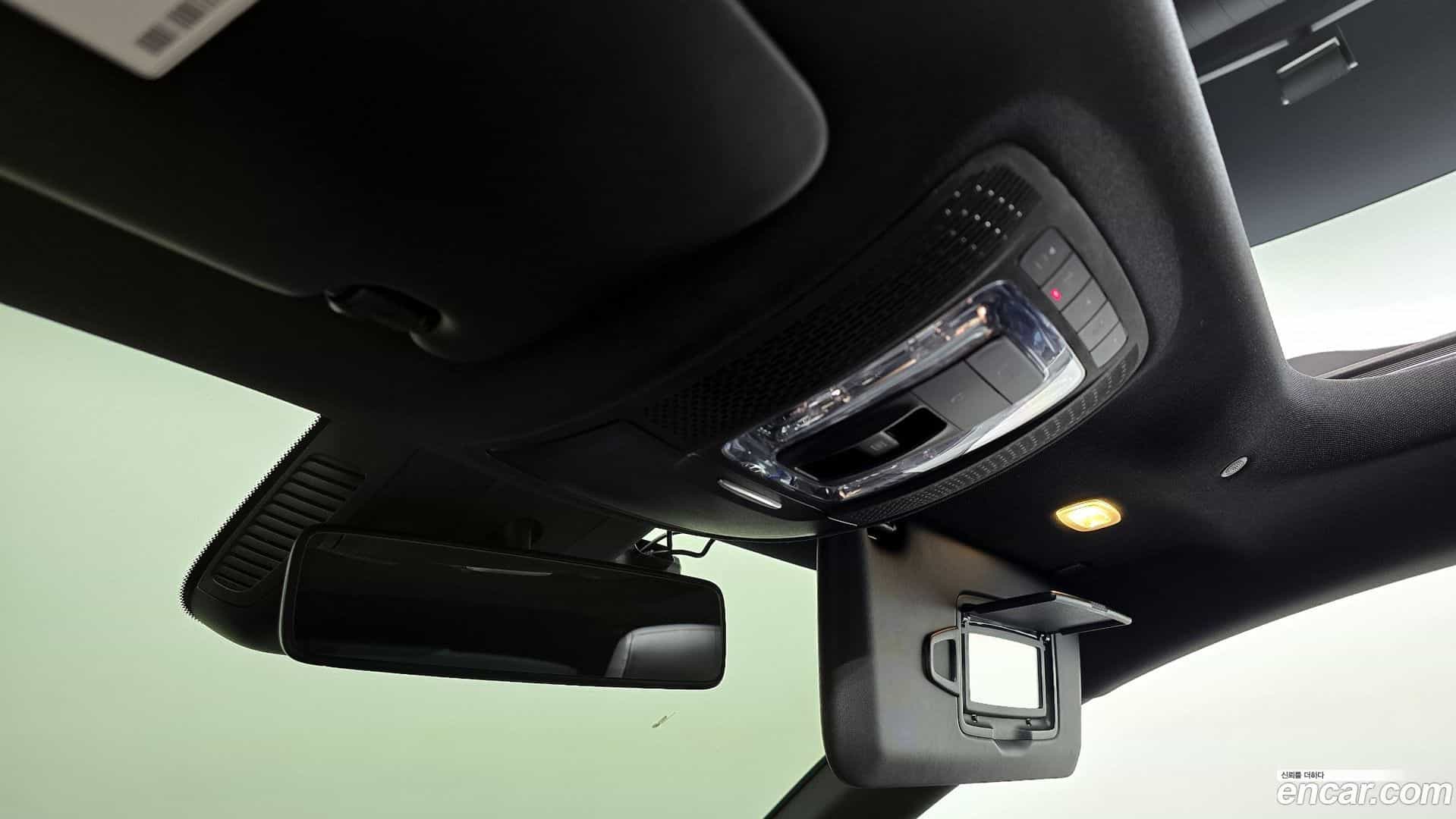 CLA-Class Mercedes-Benz 2020.4-OPTION-024