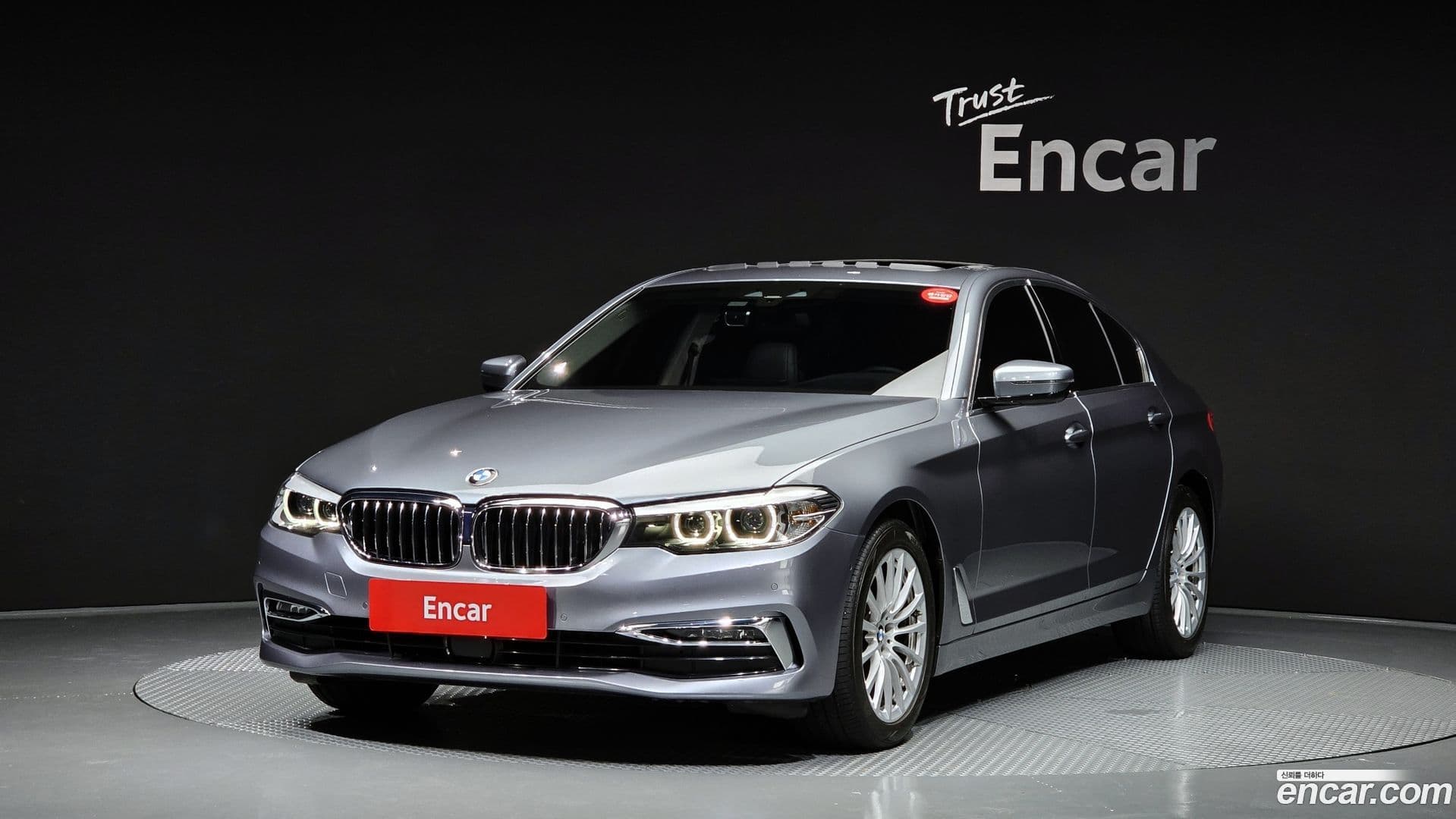 Main__Slider__Photo:5-Series BMW 2019.6-0