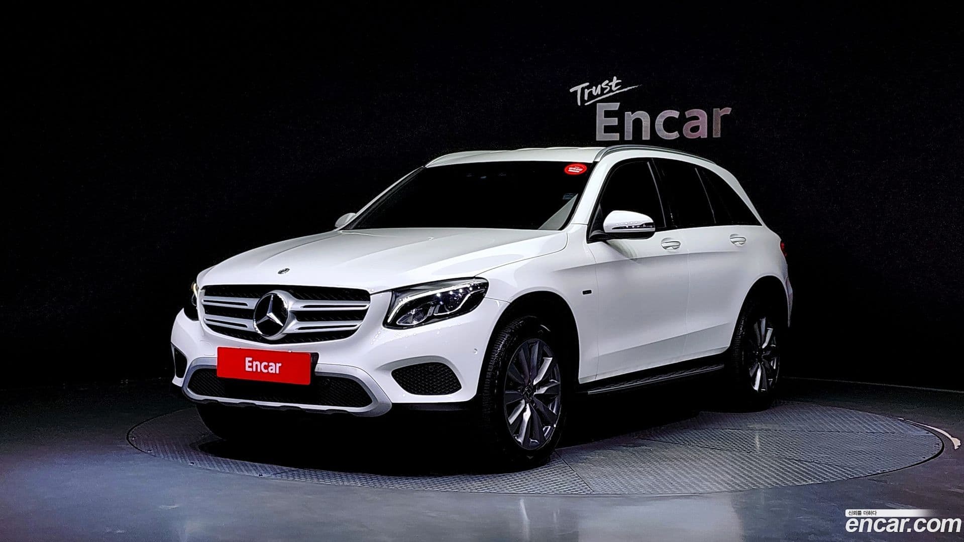 Main__Slider__Photo:GLC-Class Mercedes-Benz 2018.9-0