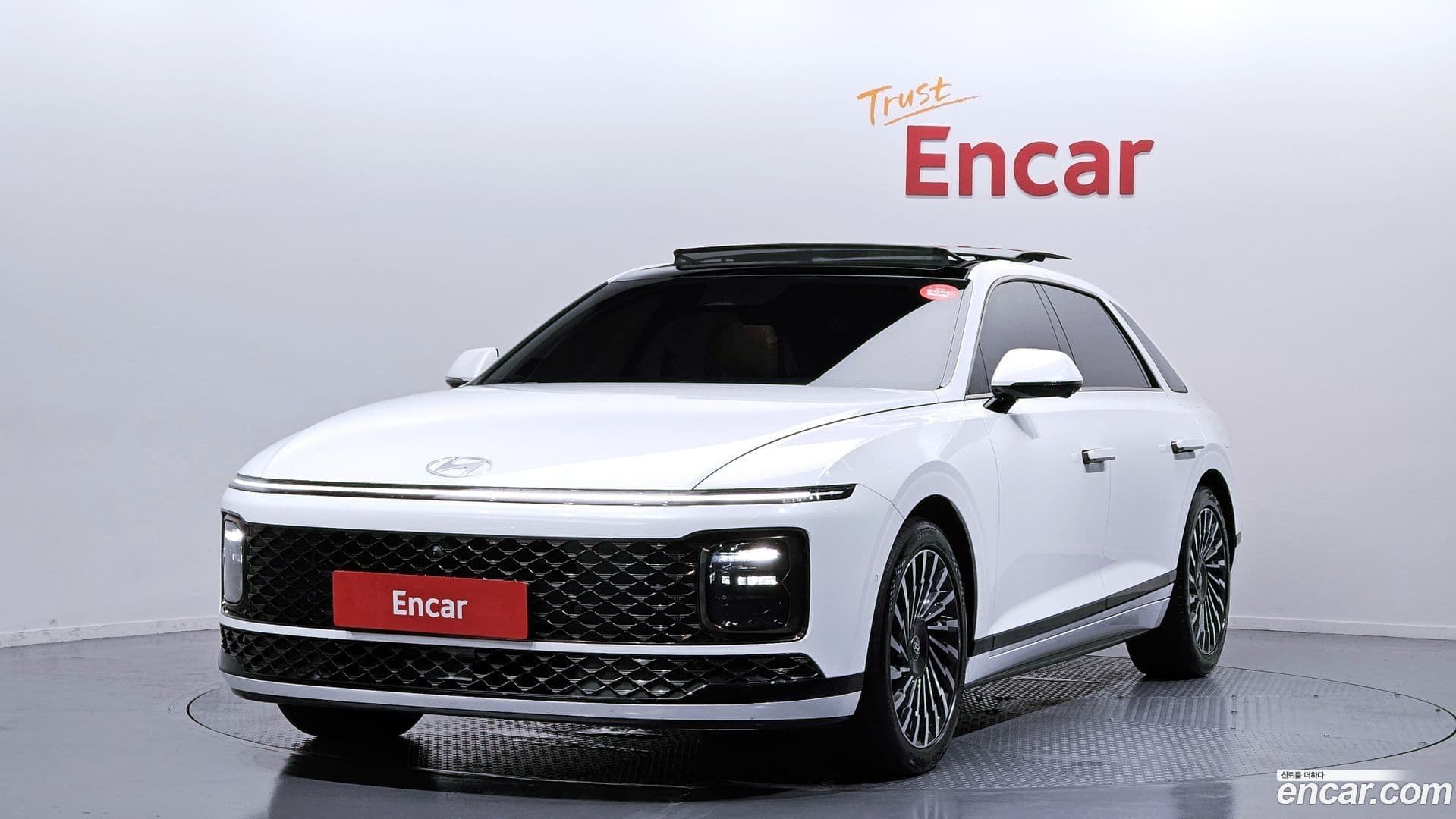 Main__Slider__Photo:Grandeur Hyundai 2023.5-0