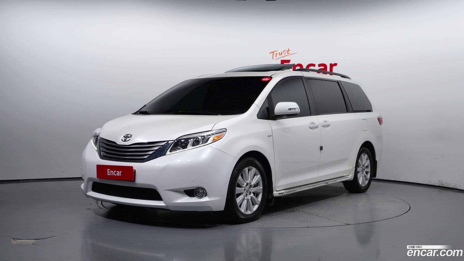 Main__Slider__Photo:Sienna Toyota 2017.7-0
