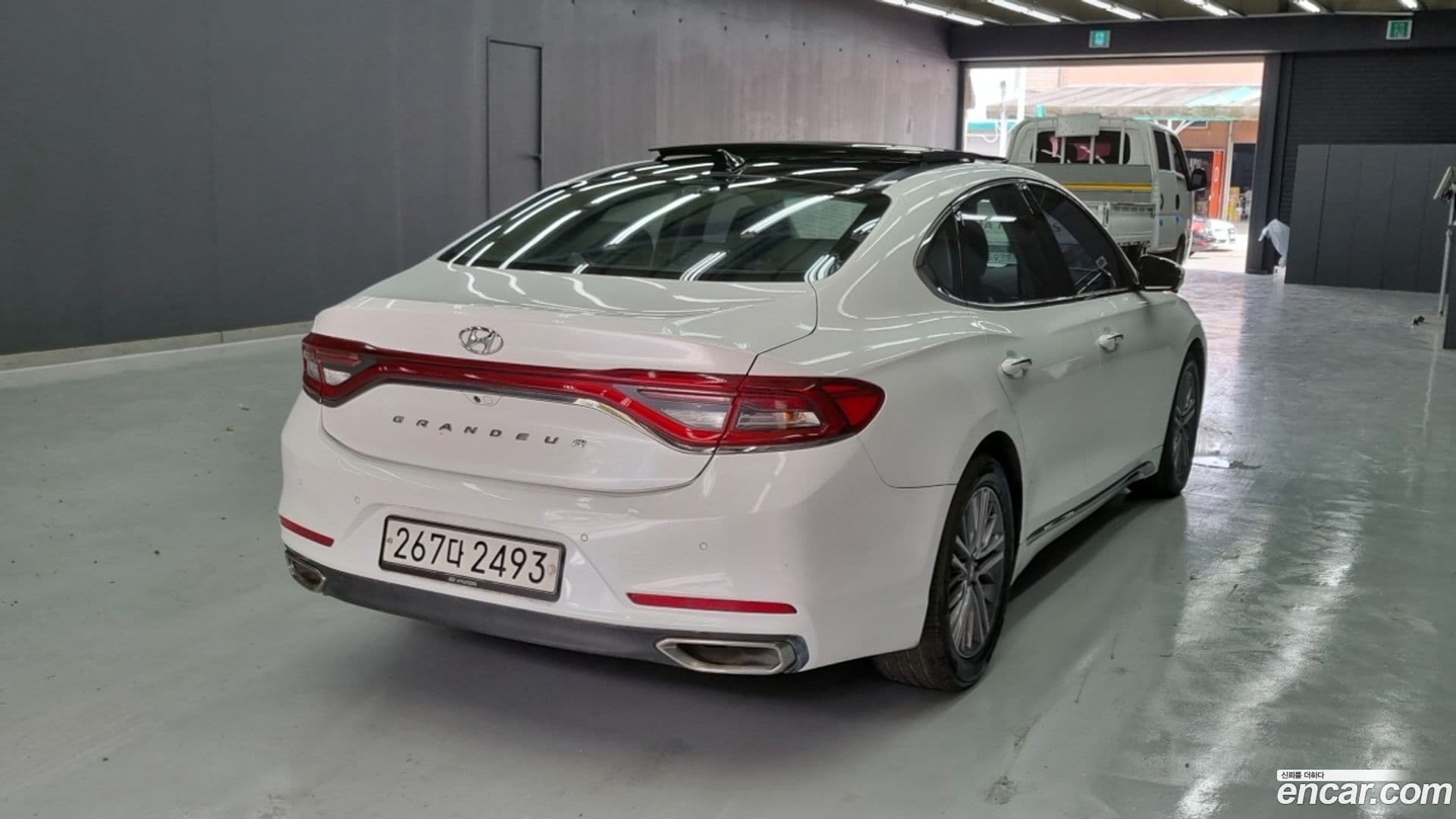 Main__Slider__Photo:Grandeur Hyundai 2017.5-0