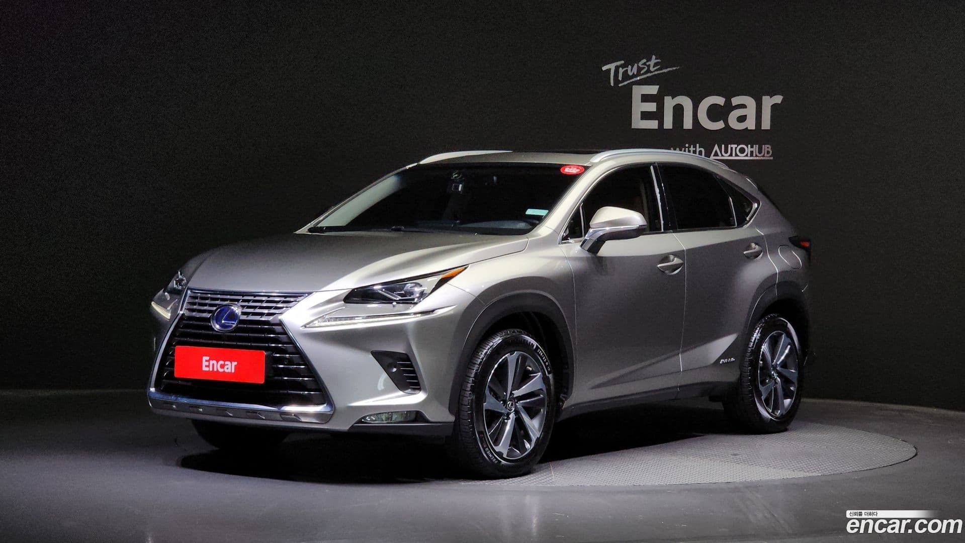 Main__Slider__Photo:NX Lexus 2018.0-0