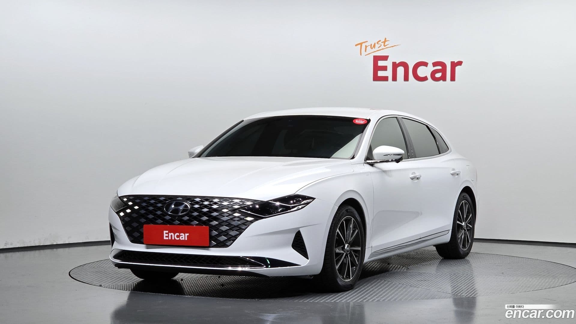 Main__Slider__Photo:Grandeur Hyundai 2020.7-0