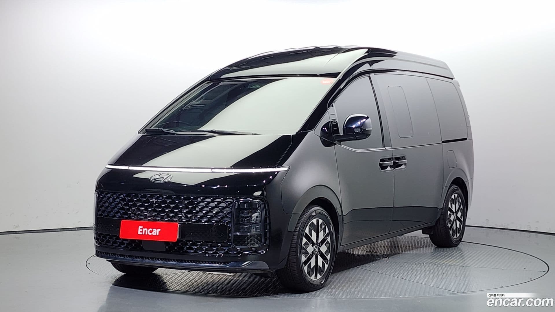Main__Slider__Photo:Staria Hyundai 2023.4-0