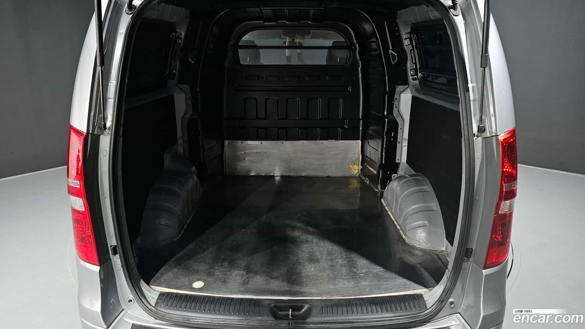 Starex Hyundai 2019.0-OPTION-024