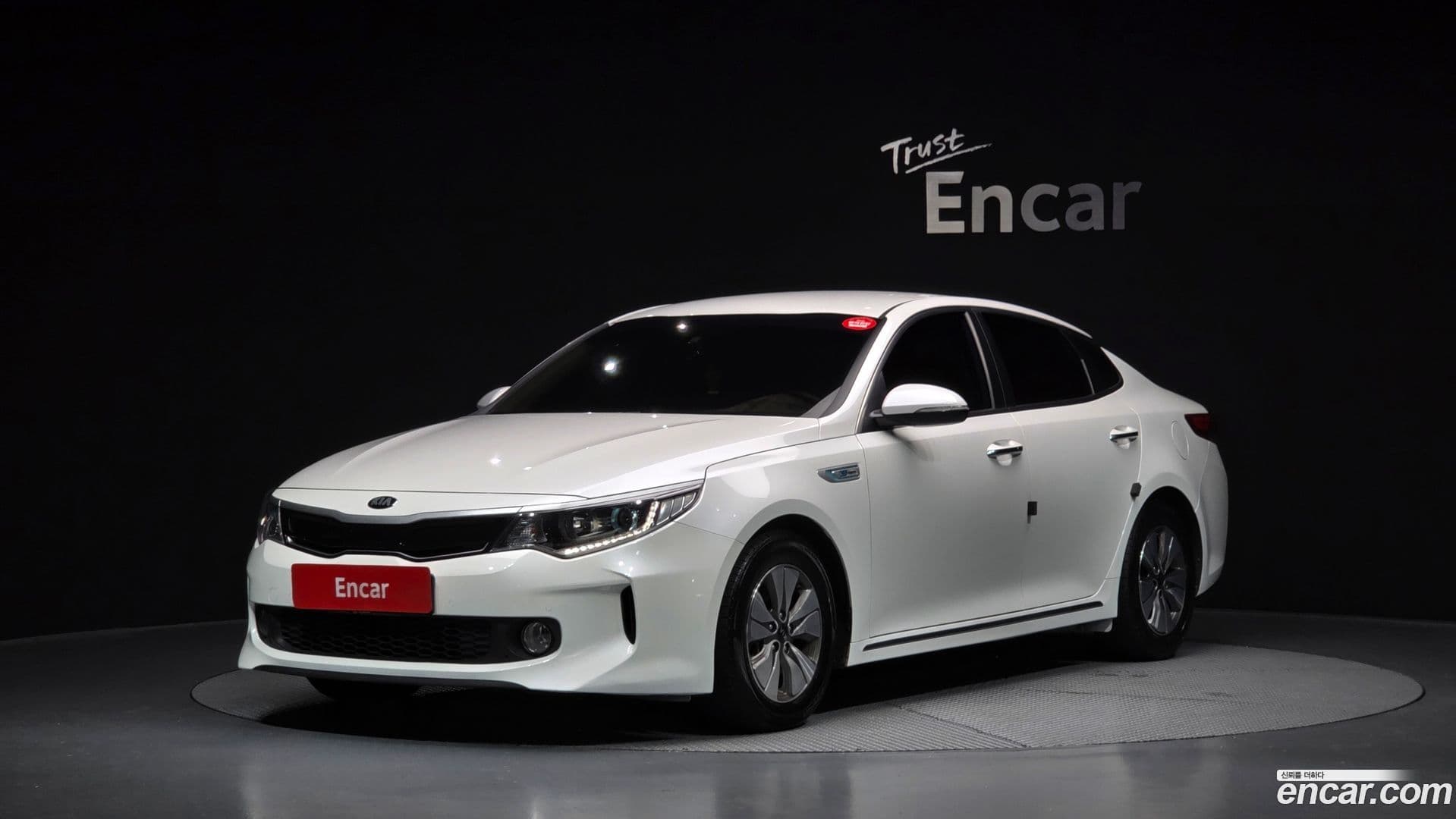 Main__Slider__Photo:K5 Kia 2017.3-0