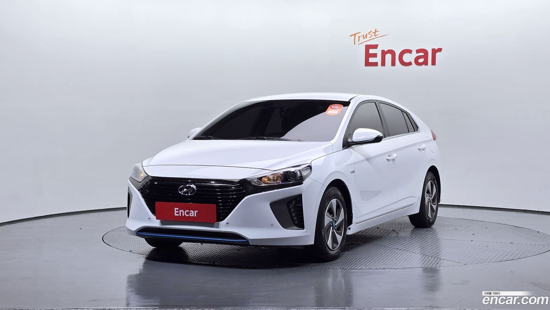 Main__Slider__Photo:Ioniq Hyundai 2019.0-0