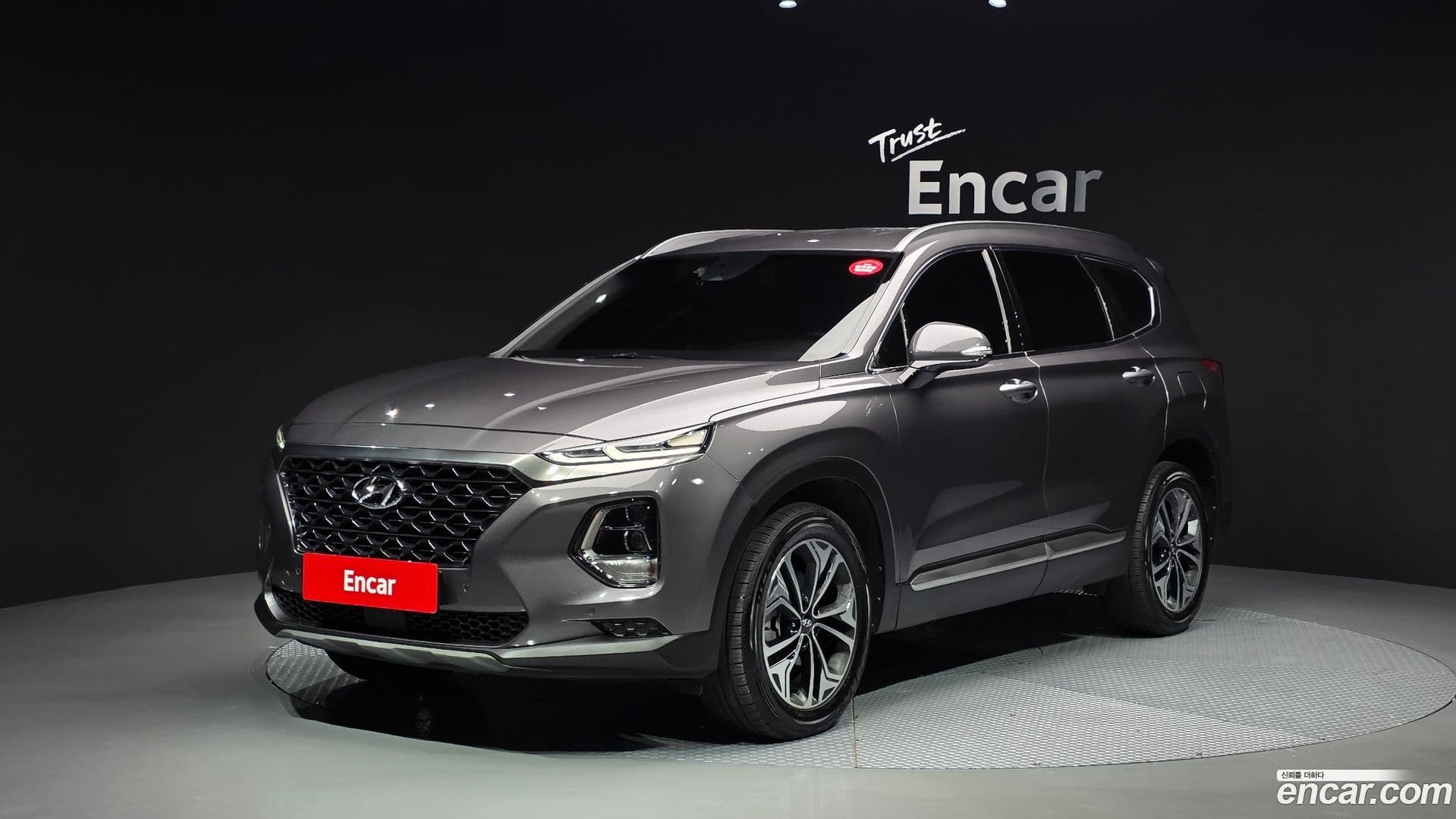 Main__Slider__Photo:Santafe Hyundai 2019.4-0