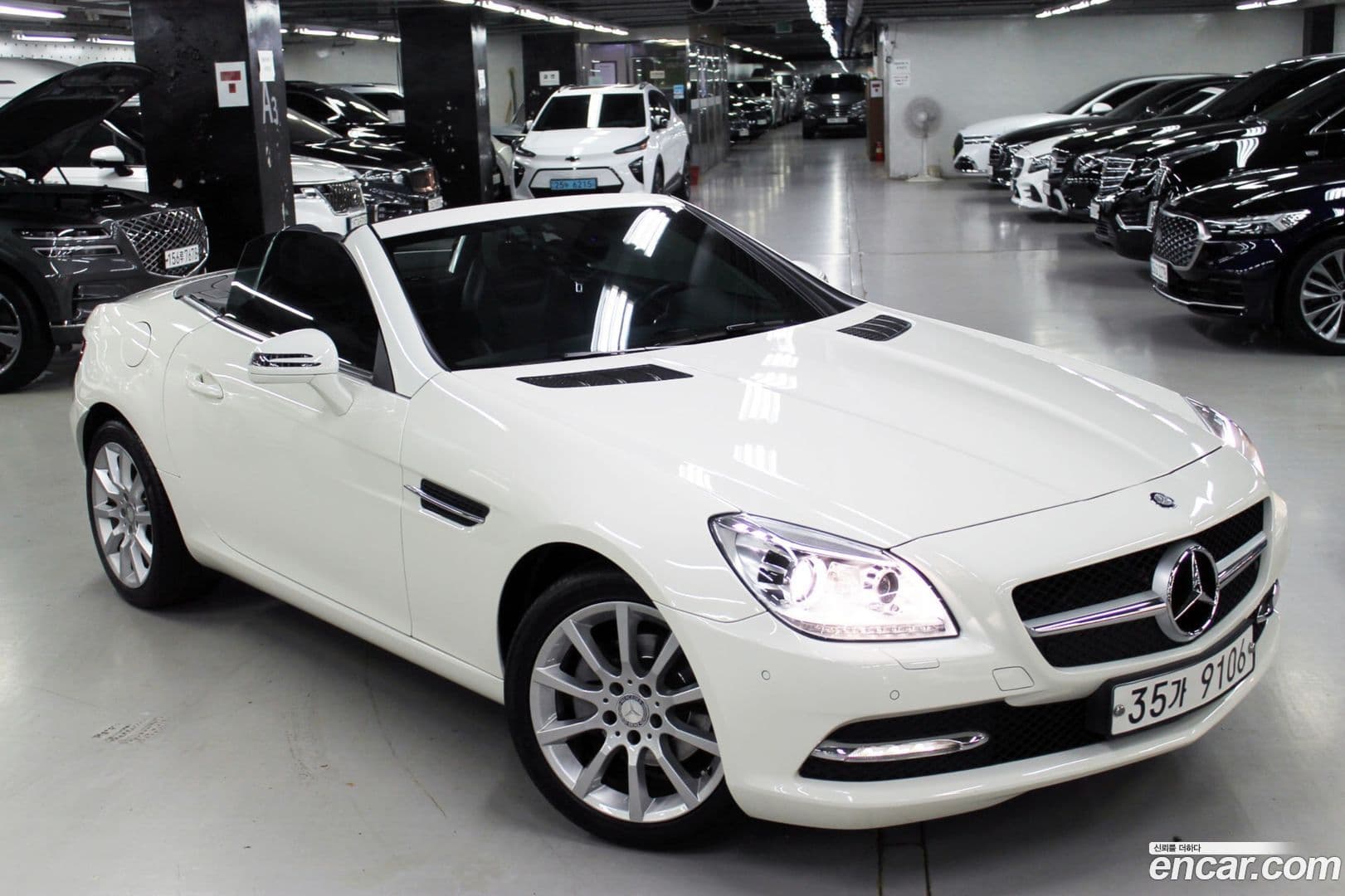 Main__Slider__Photo:SLK-Class Mercedes-Benz 2012.2-0