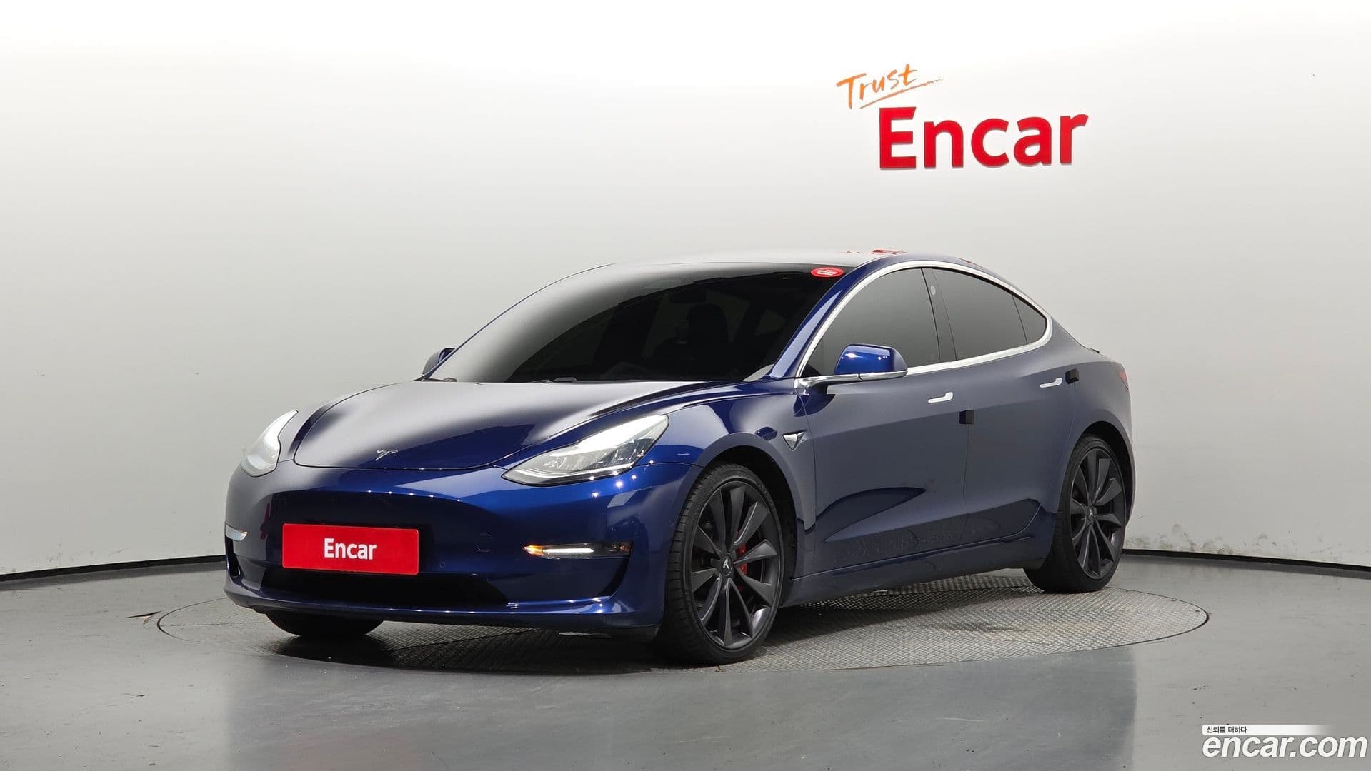 Main__Slider__Photo:Model 3 Tesla 2020.1-0