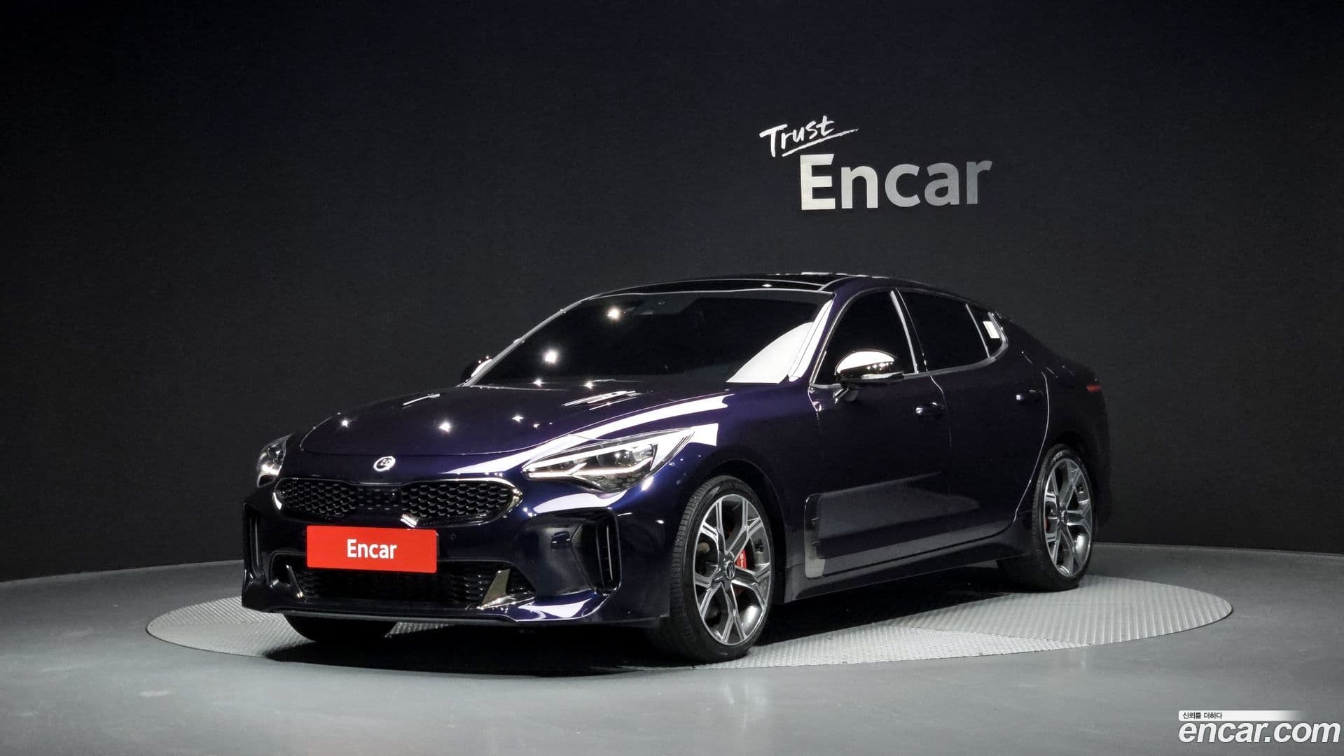 Main__Slider__Photo:Stinger Kia 2019.9-0
