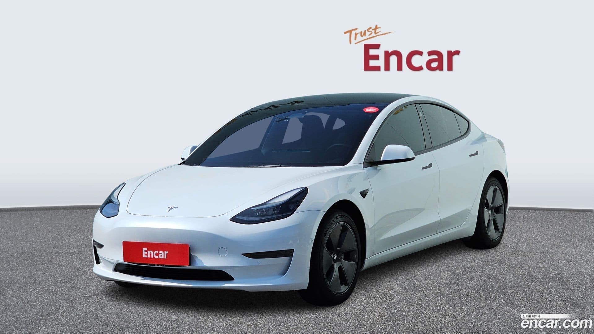 Main__Slider__Photo:Model 3 Tesla 2022.7-0