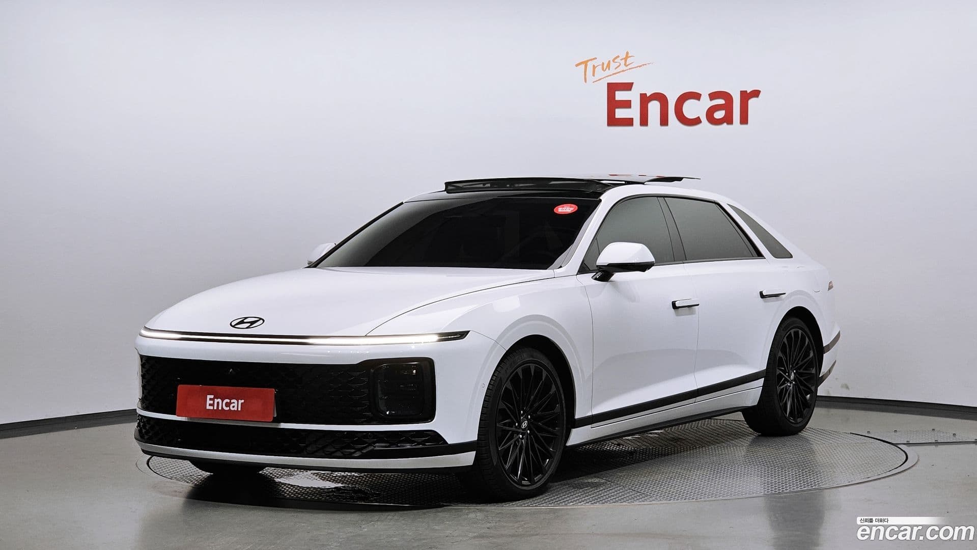 Main__Slider__Photo:Grandeur Hyundai 2022.11-0