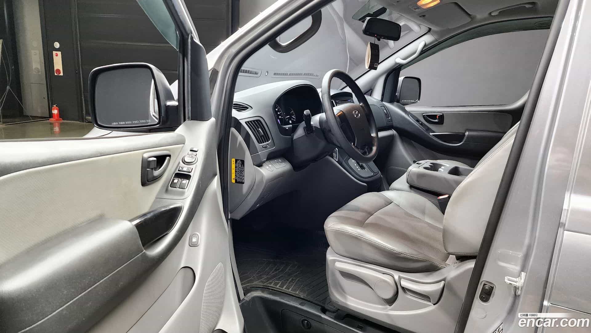 Starex Hyundai 2018.2-OPTION-015