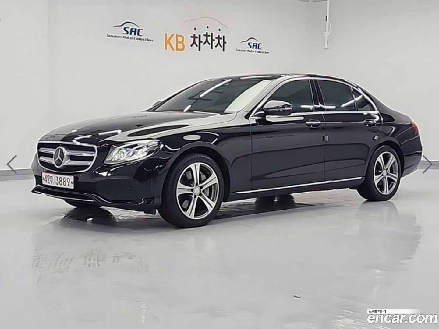Main__Slider__Photo:E-Class Mercedes-Benz 2017.3-0