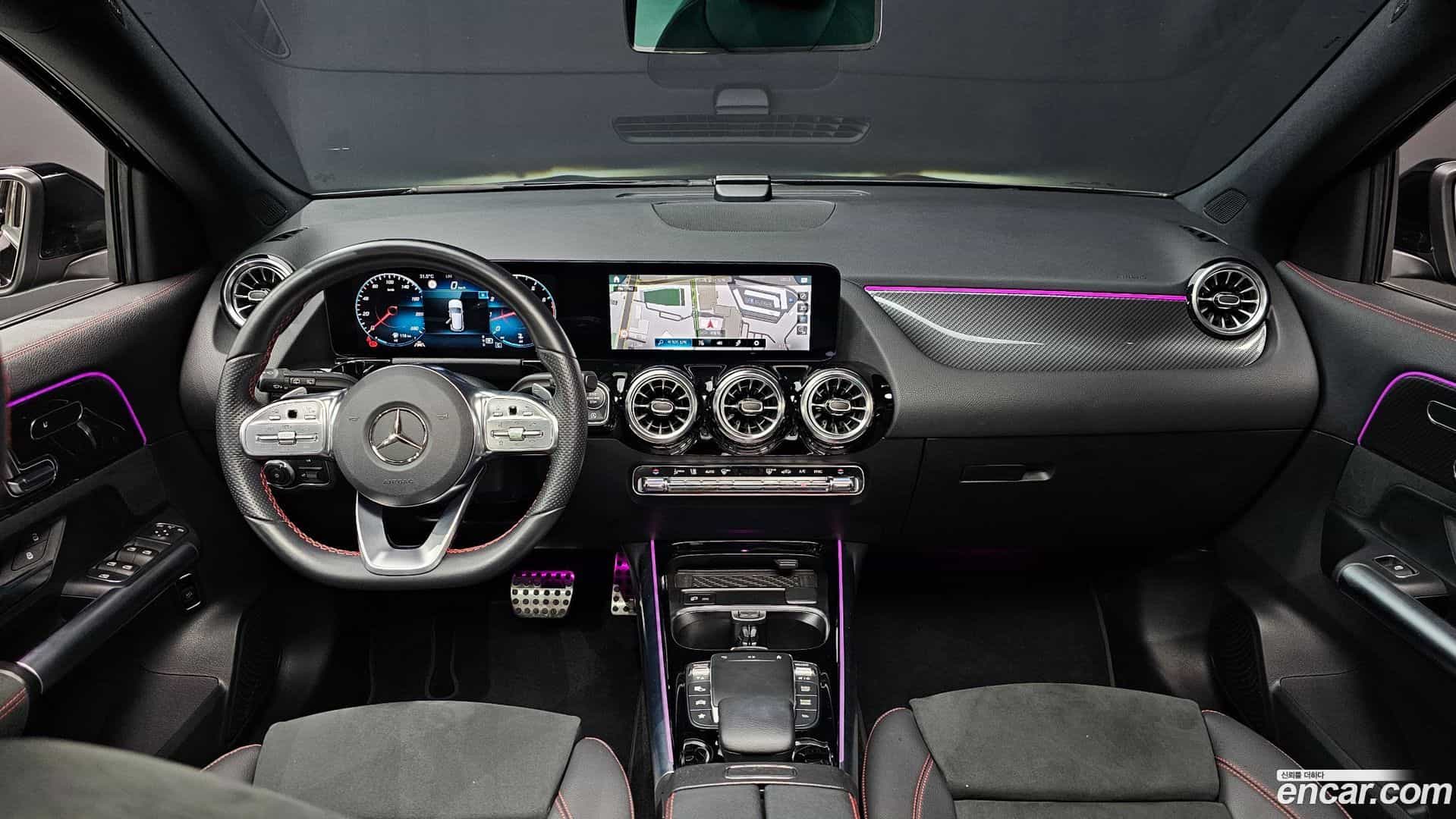 GLA-Class Mercedes-Benz 2023.11-INNER-007