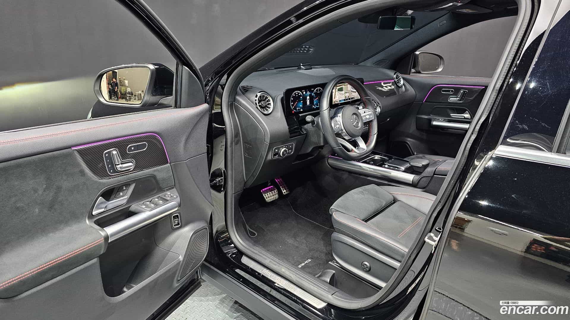 GLA-Class Mercedes-Benz 2023.11-OPTION-015