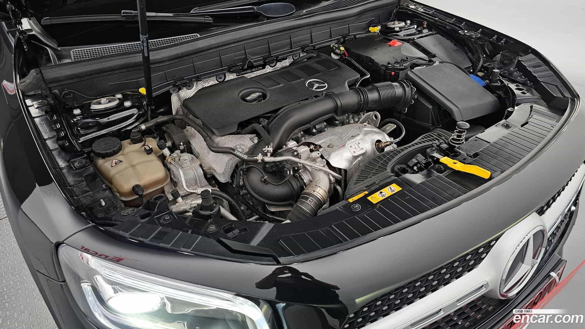 GLB-Class Mercedes-Benz 2020.10-INNER-006
