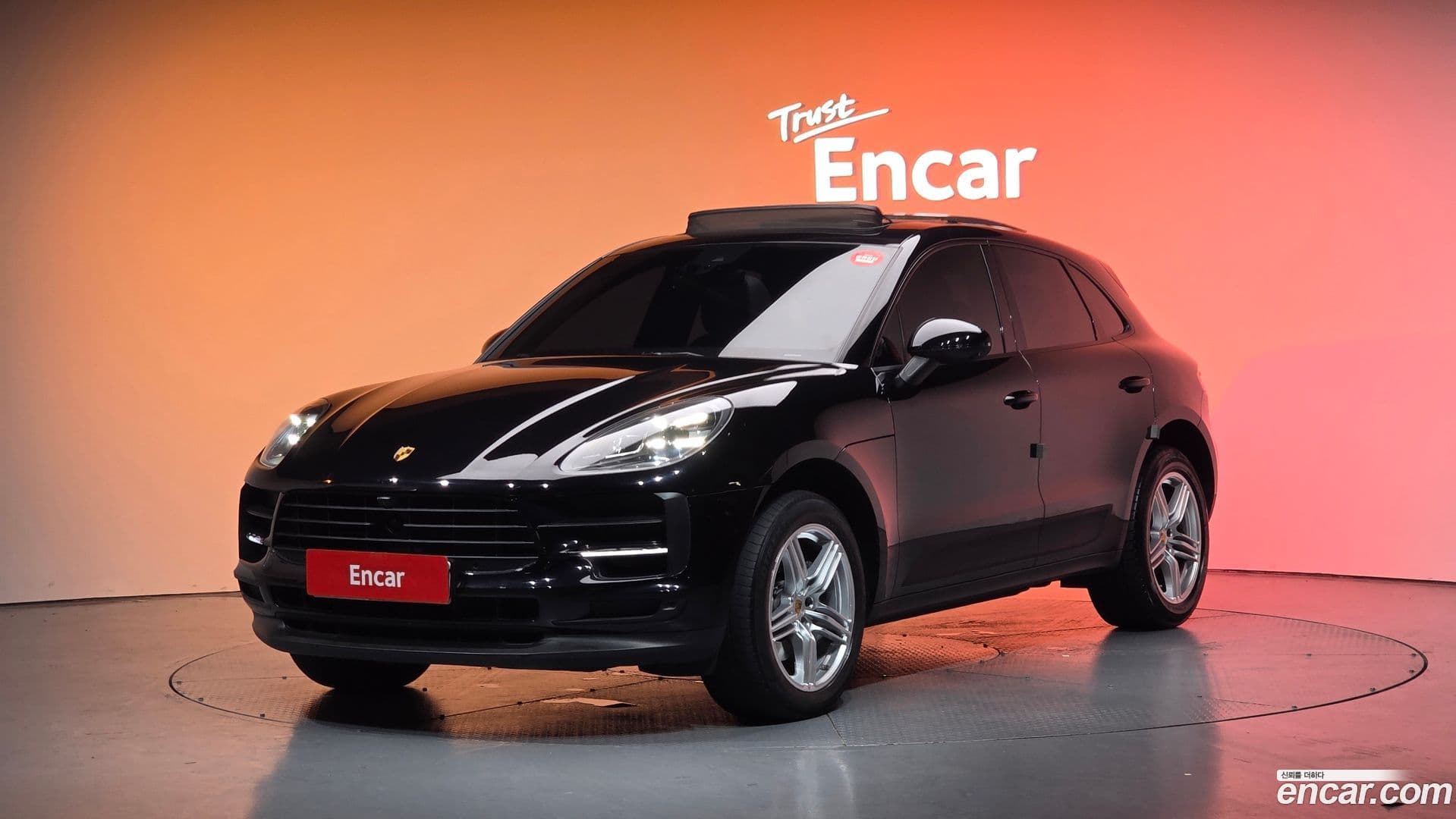 Main__Slider__Photo:Macan Porsche 2019.11-0