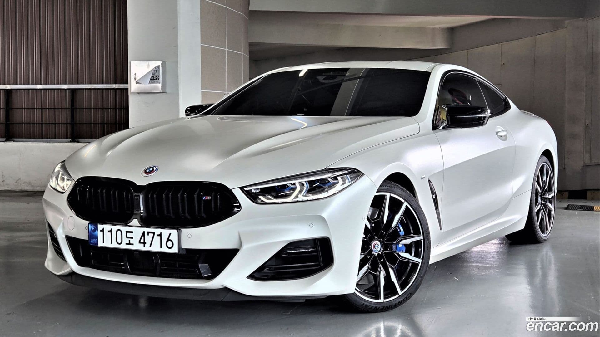 Main__Slider__Photo:8-Series BMW 2023.1-0