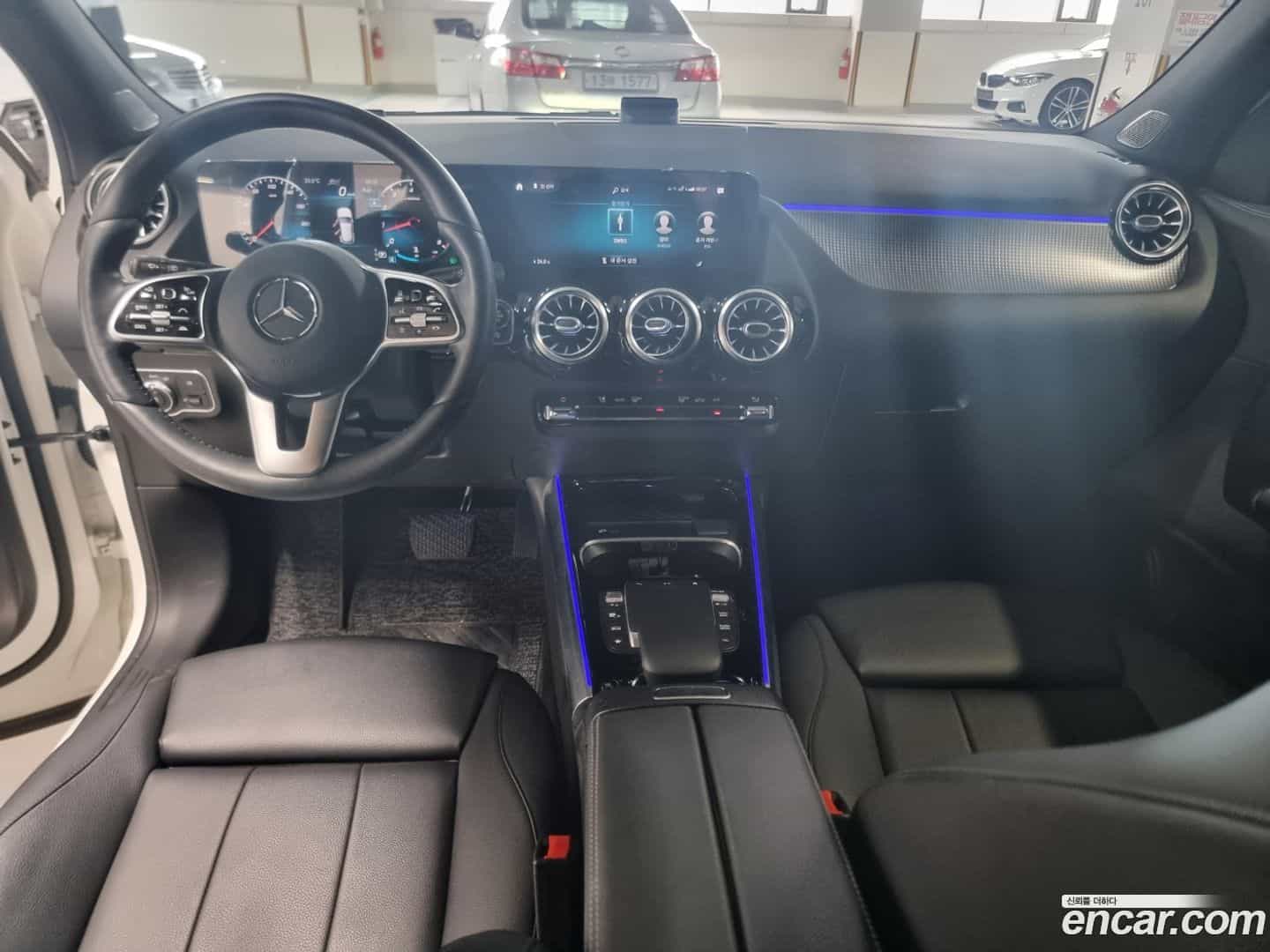 GLA-Class Mercedes-Benz 2021.1-OPTION-017