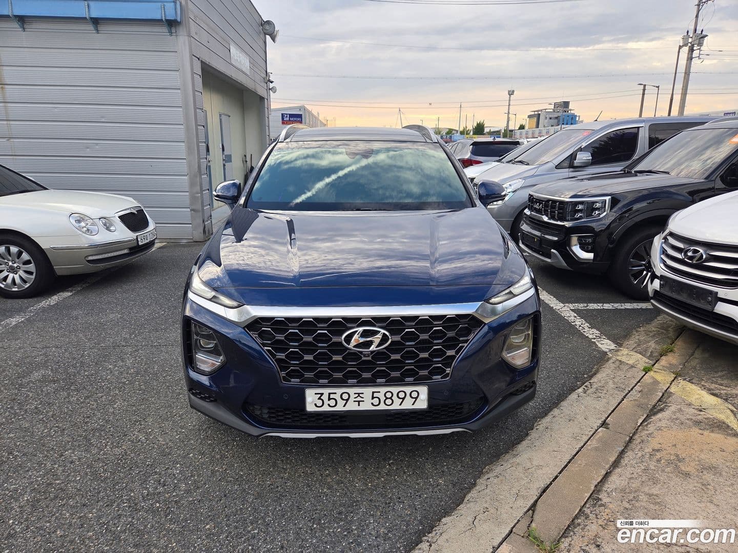 Main__Slider__Photo:Santafe Hyundai 2019.9-0