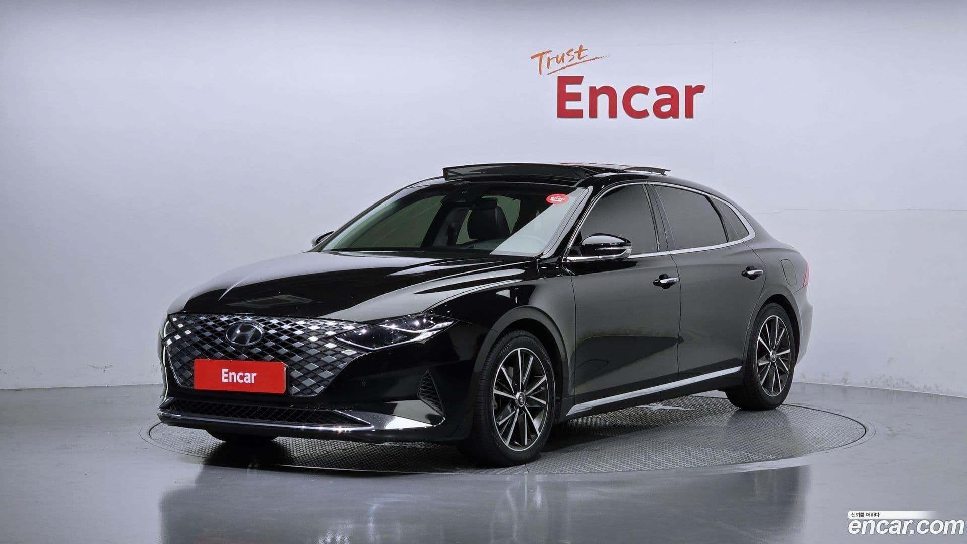 Main__Slider__Photo:Grandeur Hyundai 2020.7-0