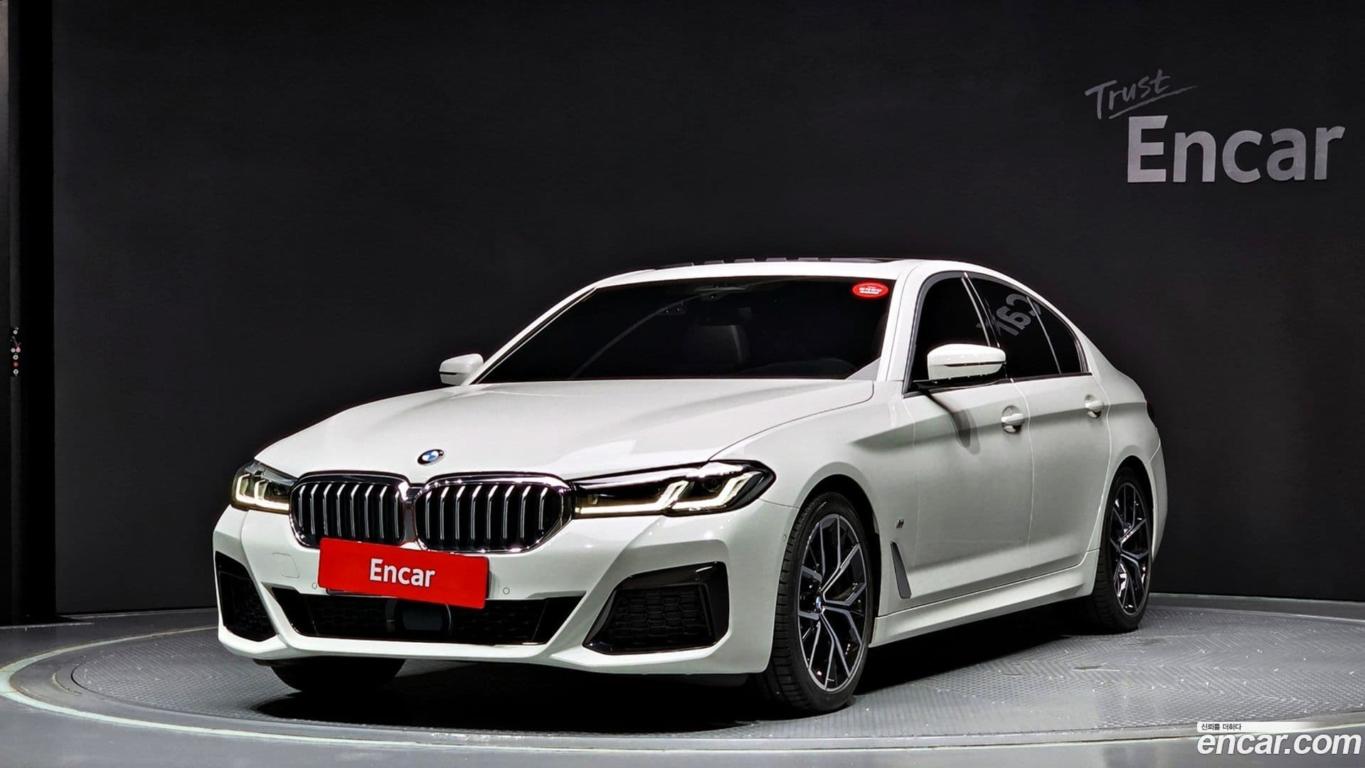 Main__Slider__Photo:5-Series BMW 2021.0-0
