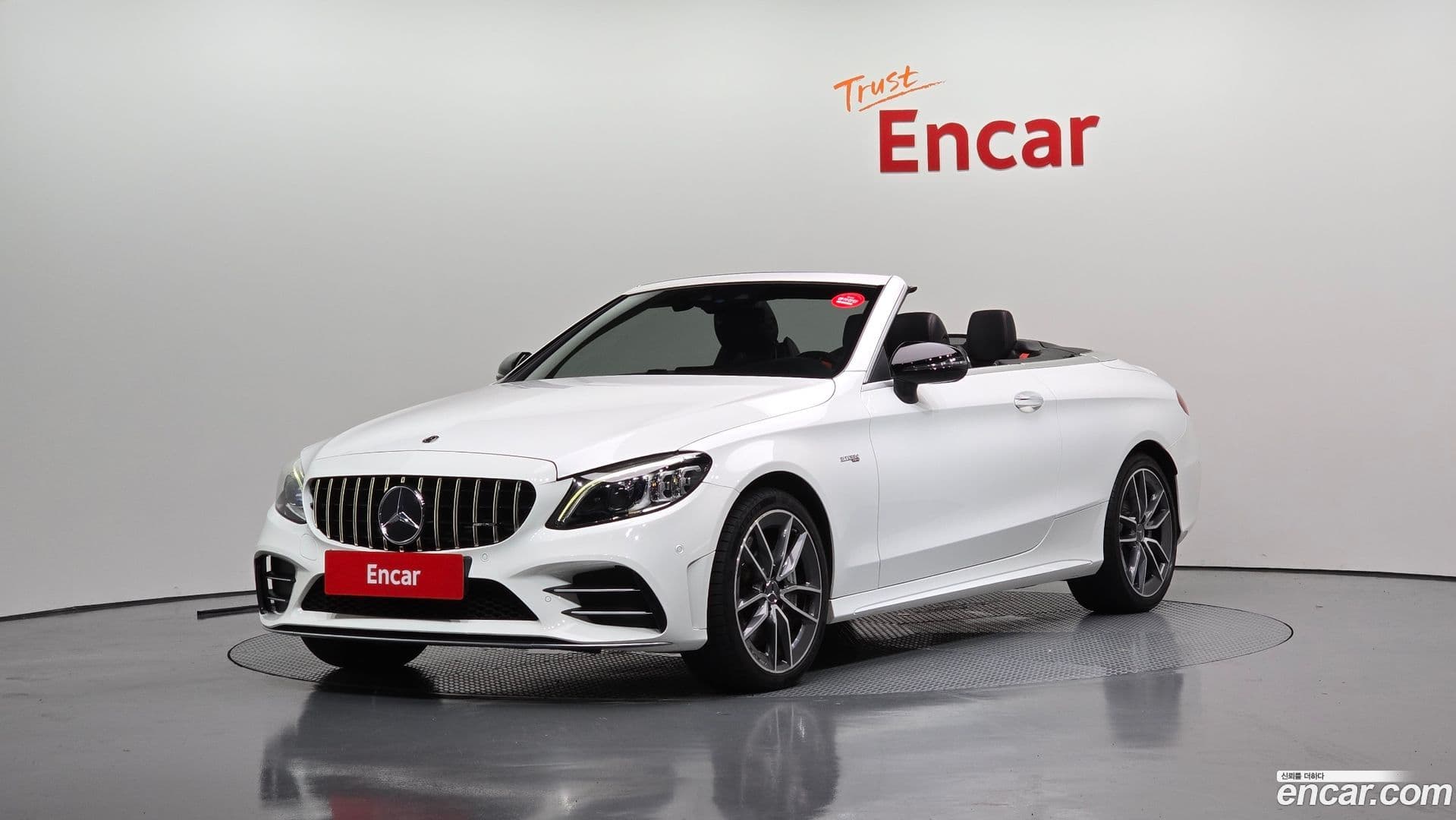 Main__Slider__Photo:C-Class Mercedes-Benz 2019.8-0