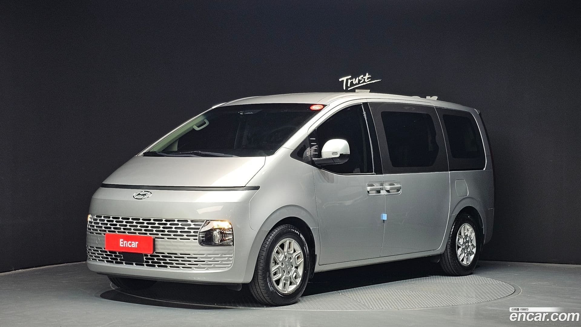 Main__Slider__Photo:Staria Hyundai 2022.6-0