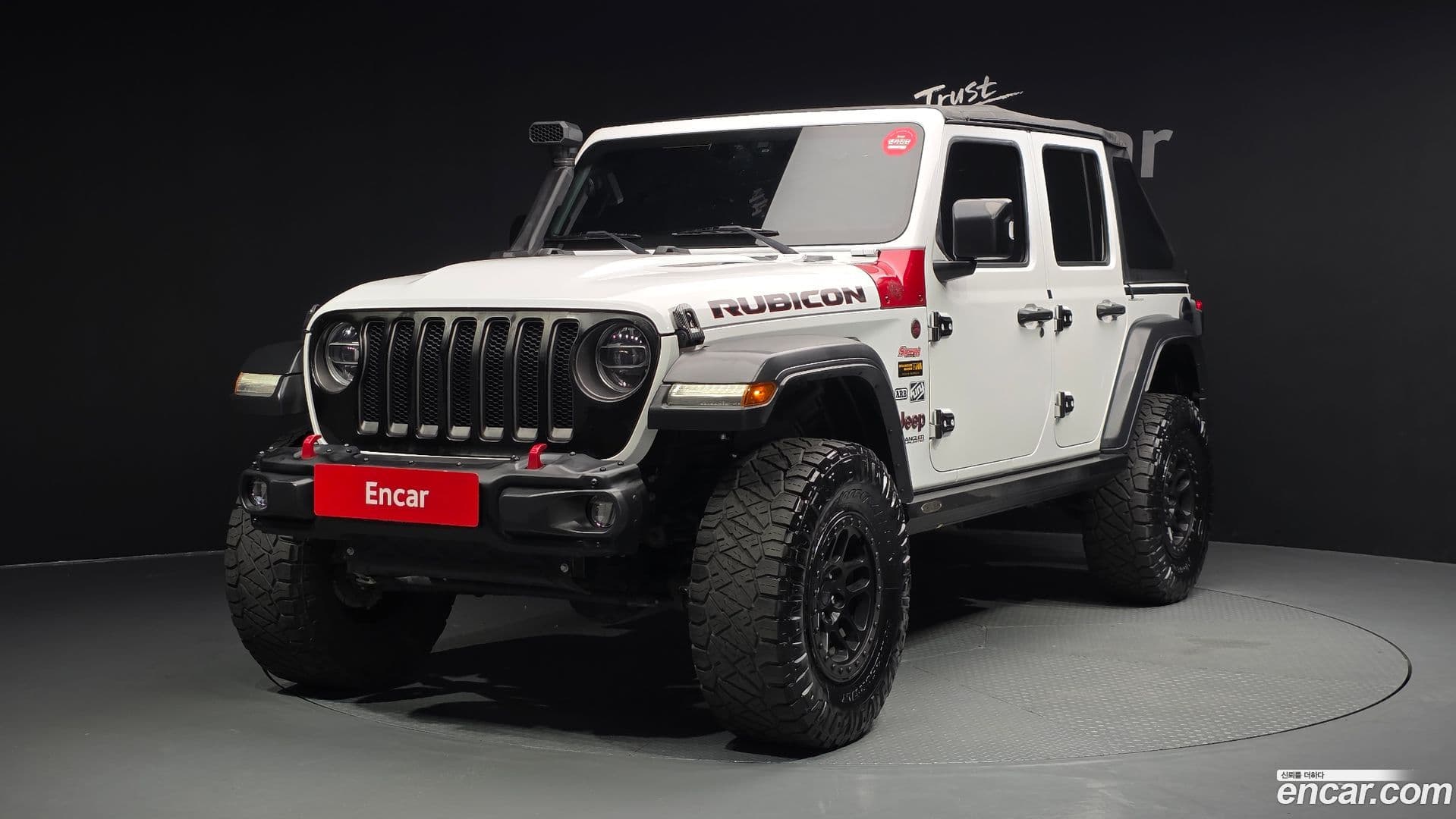 Main__Slider__Photo:Wrangler Jeep 2018.8-0
