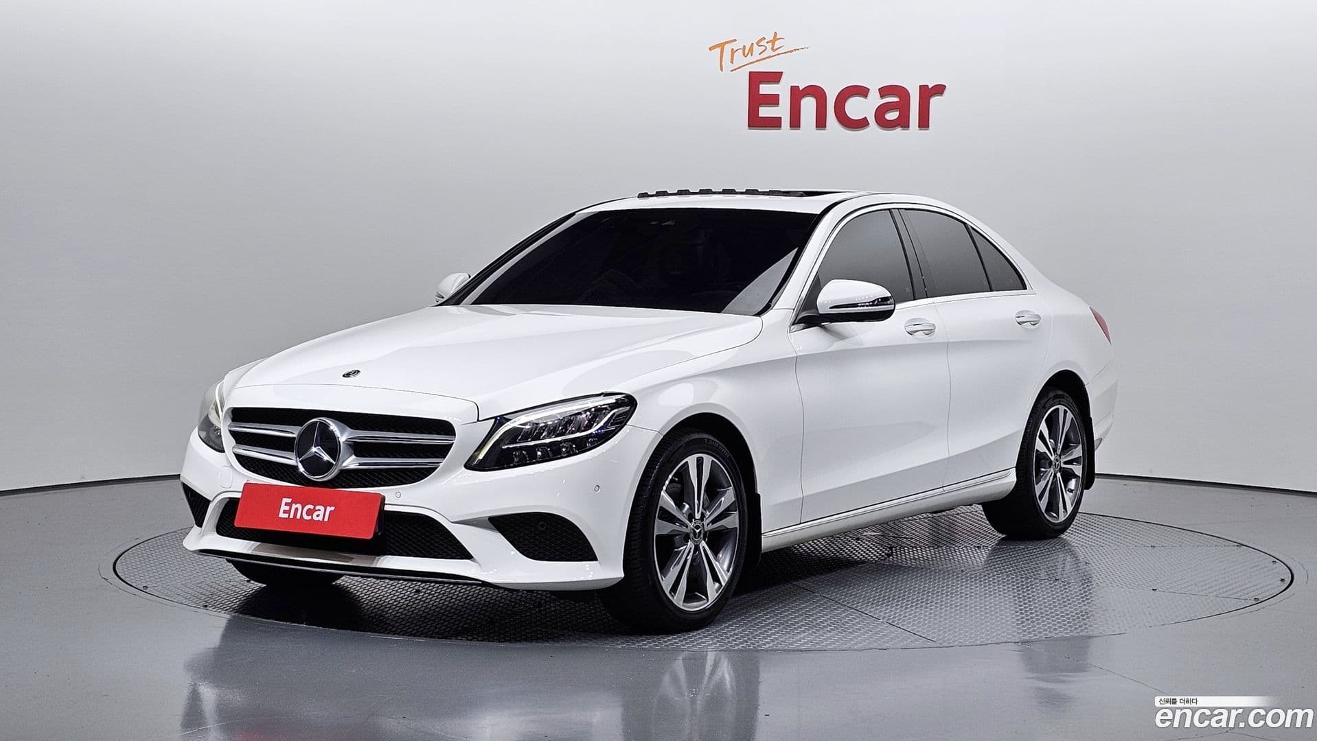 Main__Slider__Photo:C-Class Mercedes-Benz 2019.2-0