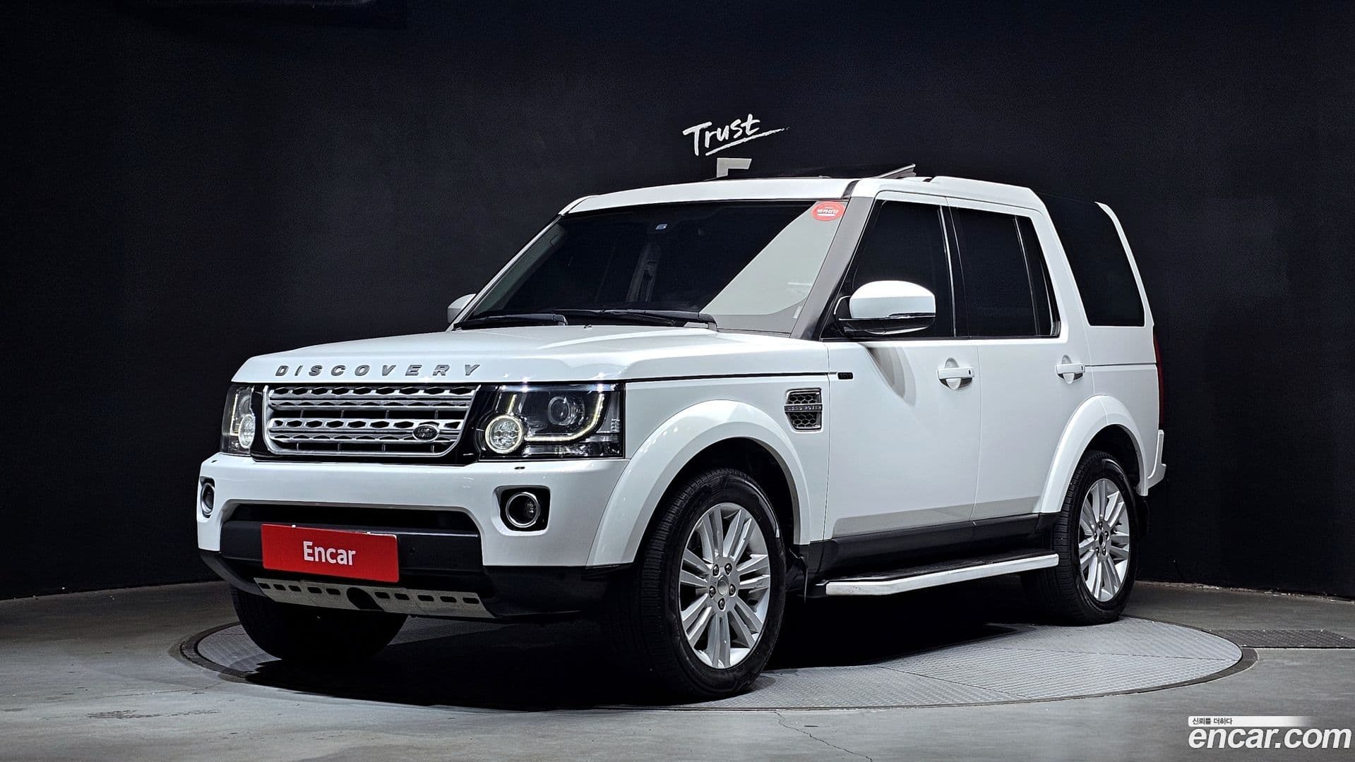 Main__Slider__Photo:Discovery Land Rover 2014.9-0