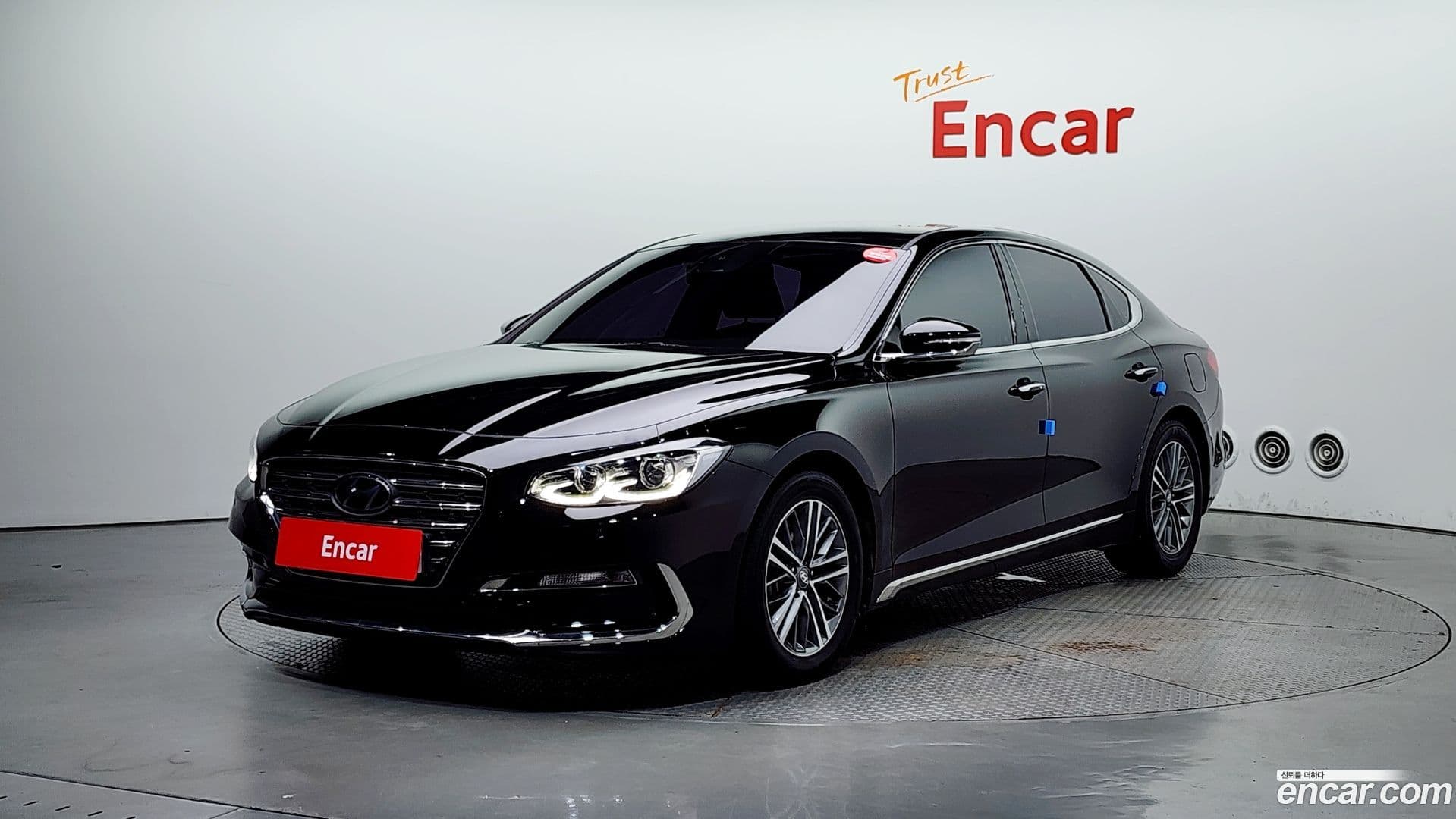 Main__Slider__Photo:Grandeur Hyundai 2018.2-0