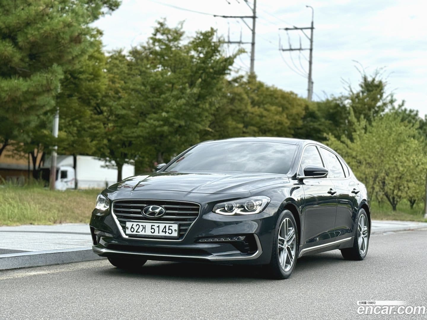 Main__Slider__Photo:Grandeur Hyundai 2018.2-0
