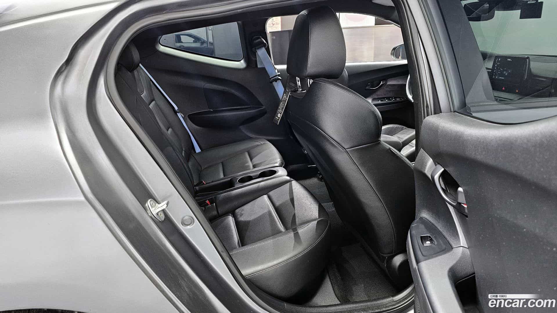 Veloster Hyundai 2021.7-OPTION-016