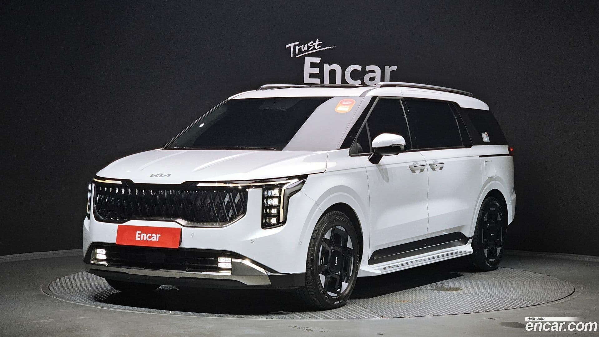 Main__Slider__Photo:Canival Kia 2023.11-0