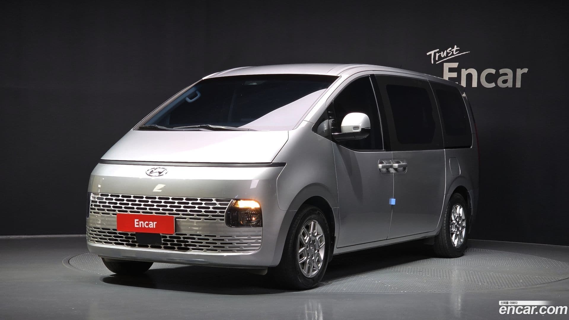 Main__Slider__Photo:Staria Hyundai 2021.6-0